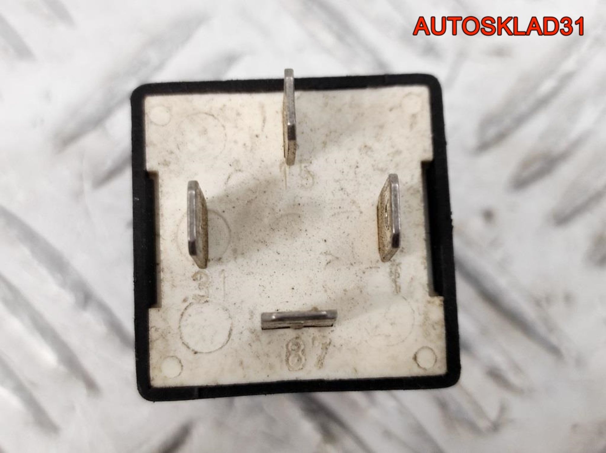 Реле холостого хода Audi 100 C3 811905343, 700 рублей, Дубовое