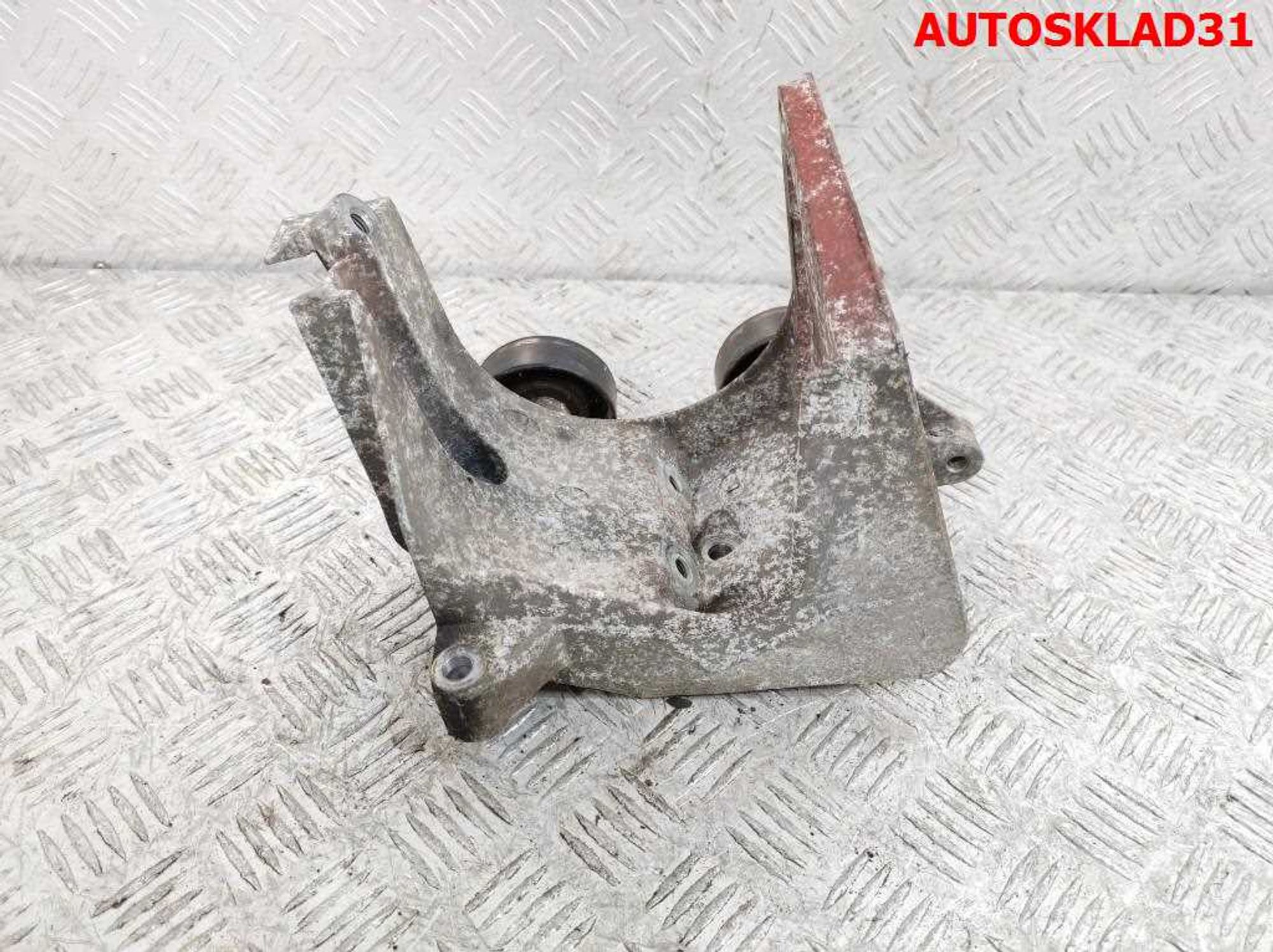 Кронштейн генератора Ford Fiesta 5 E2333A840010, 1000 рублей, Дубовое