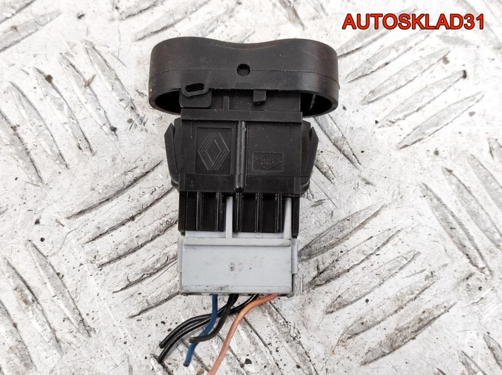 Кнопка обогрева стекла Renault Sandero 8200710682, 600 рублей, Дубовое