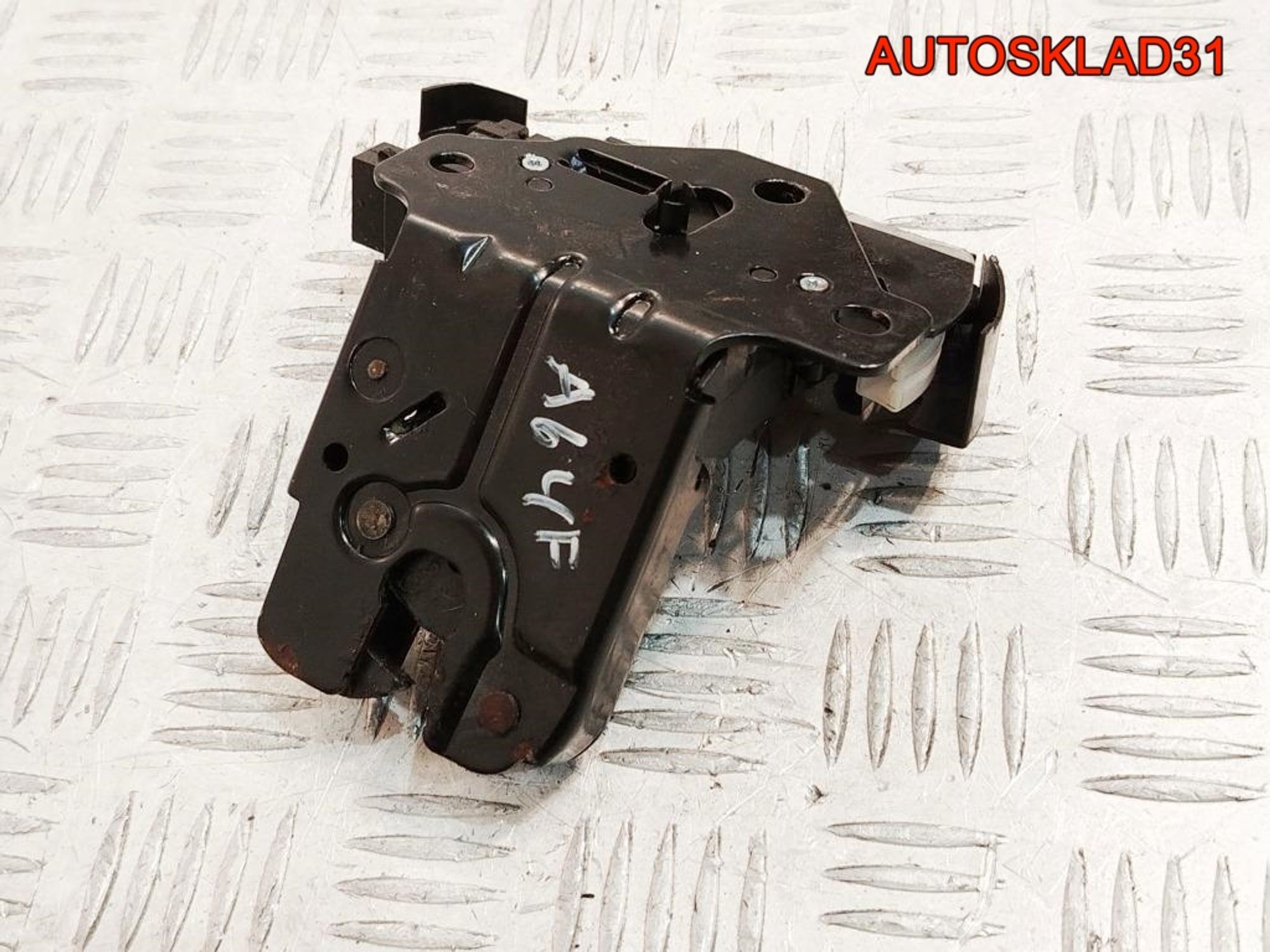 Замок двери багажника Audi A6 C6 Универсал 8P4827505B, 1500 рублей, Дубовое