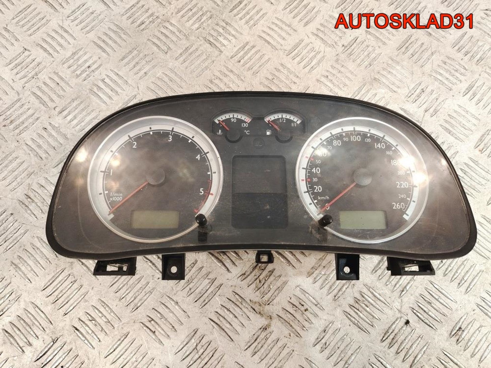 Панель приборов VW Golf 4 1J5920826C Дизель, 15000 рублей, Дубовое