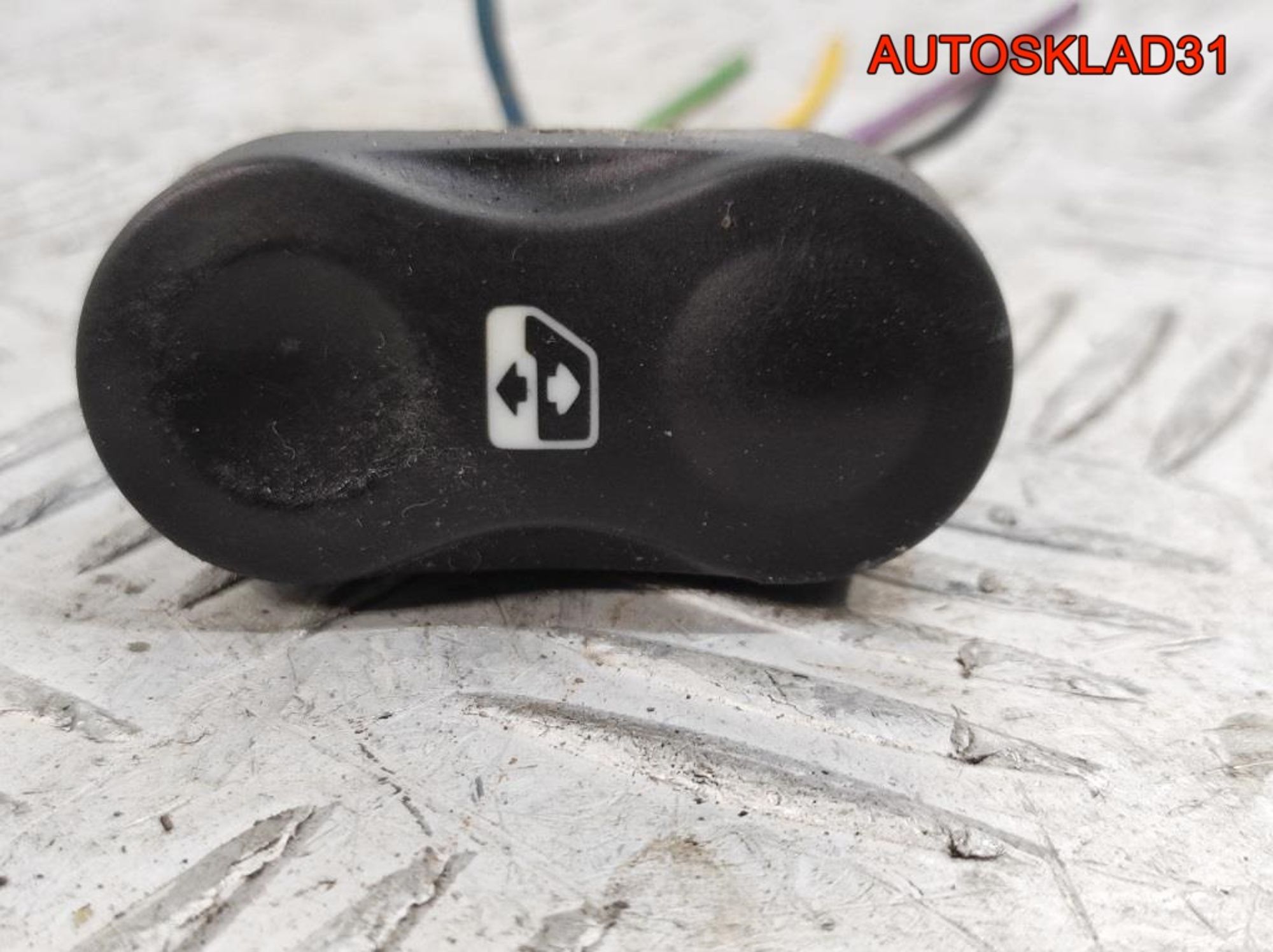 Кнопка стеклоподъемника Renault Sandero 8200602227, 400 рублей, Дубовое