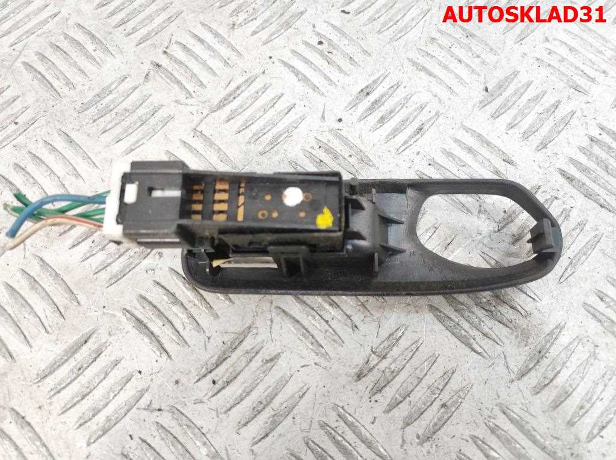 Кнопка стеклоподъемника задняя левая Nissan Primera P11 809613F000, 600 рублей, Дубовое