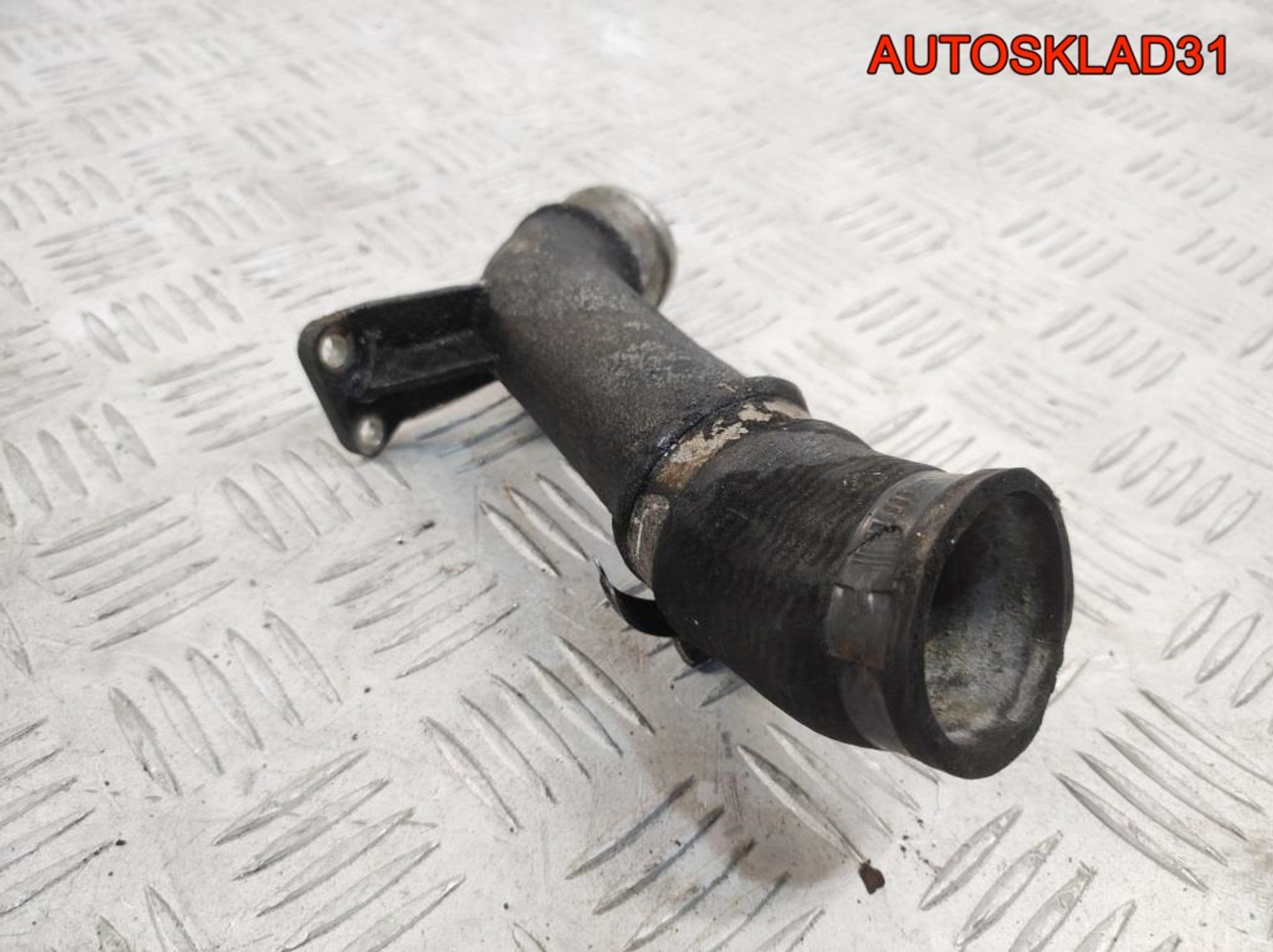 Фланец системы охлаждения Mercedes W220 A6132030015, 700 рублей, Дубовое