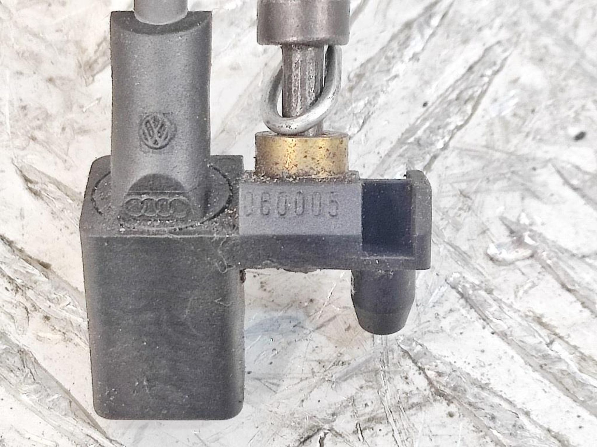 Датчик положения коленвала VW Golf 4 1,4 APE Бензин, 1000 рублей, Дубовое