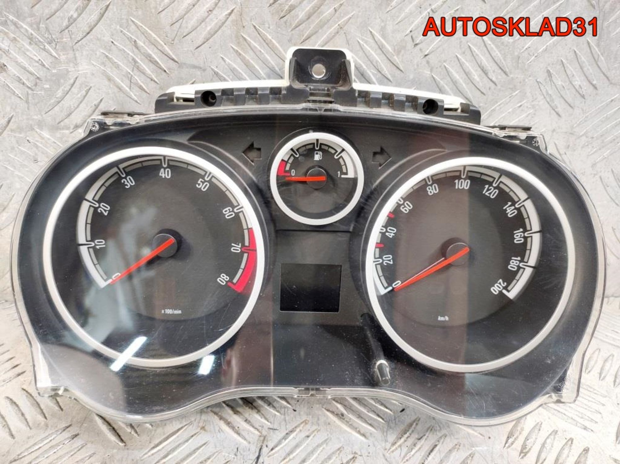 Панель приборов Opel Corsa D 13373006 Бензин, 3600 рублей, Дубовое