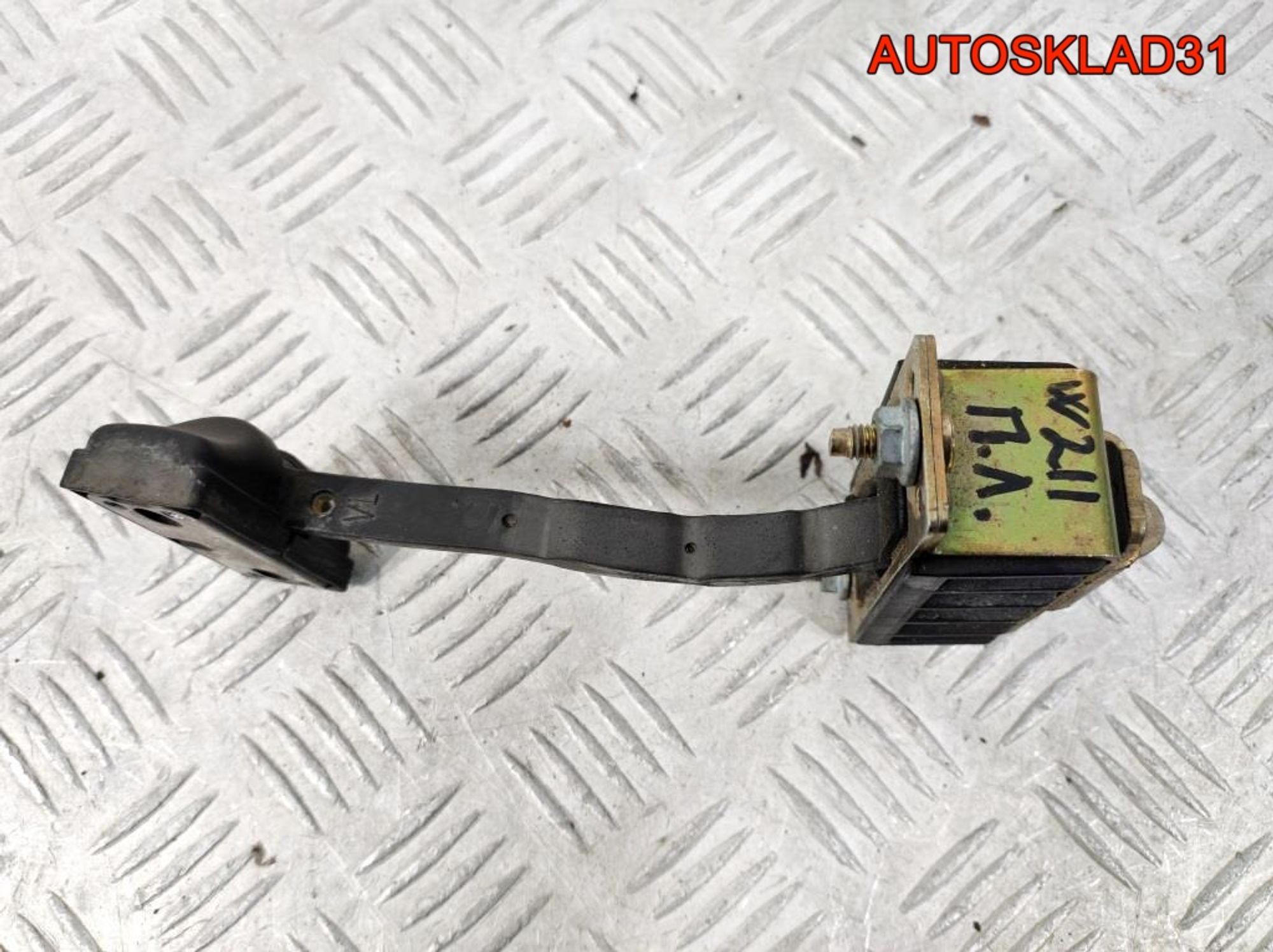 Ограничитель двери передней Mercedes Benz W211, 1200 рублей, Дубовое