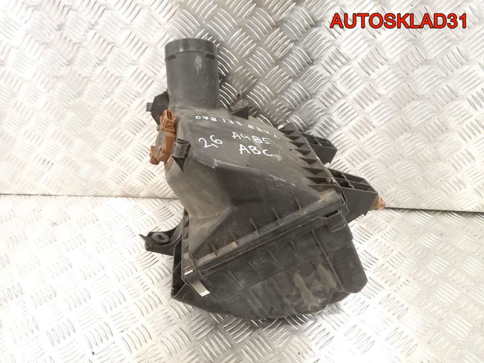 Корпус воздушного фильтра Audi A4 B5 078133837L, 1400 рублей, Дубовое