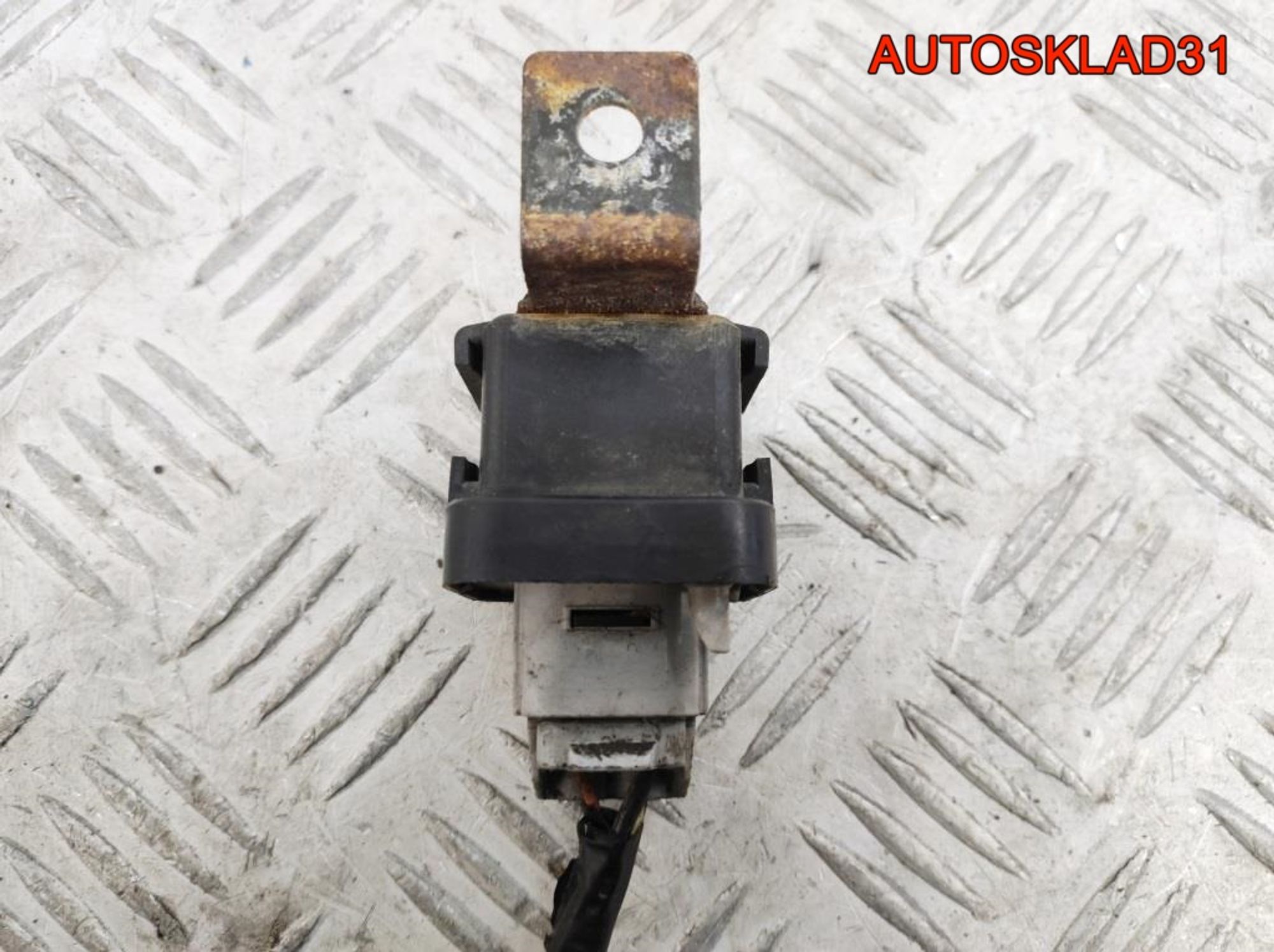 Реле бензонасоса Mitsubishi CarismaDA 1,8 4G93 MD360007, 1500 рублей, Дубовое