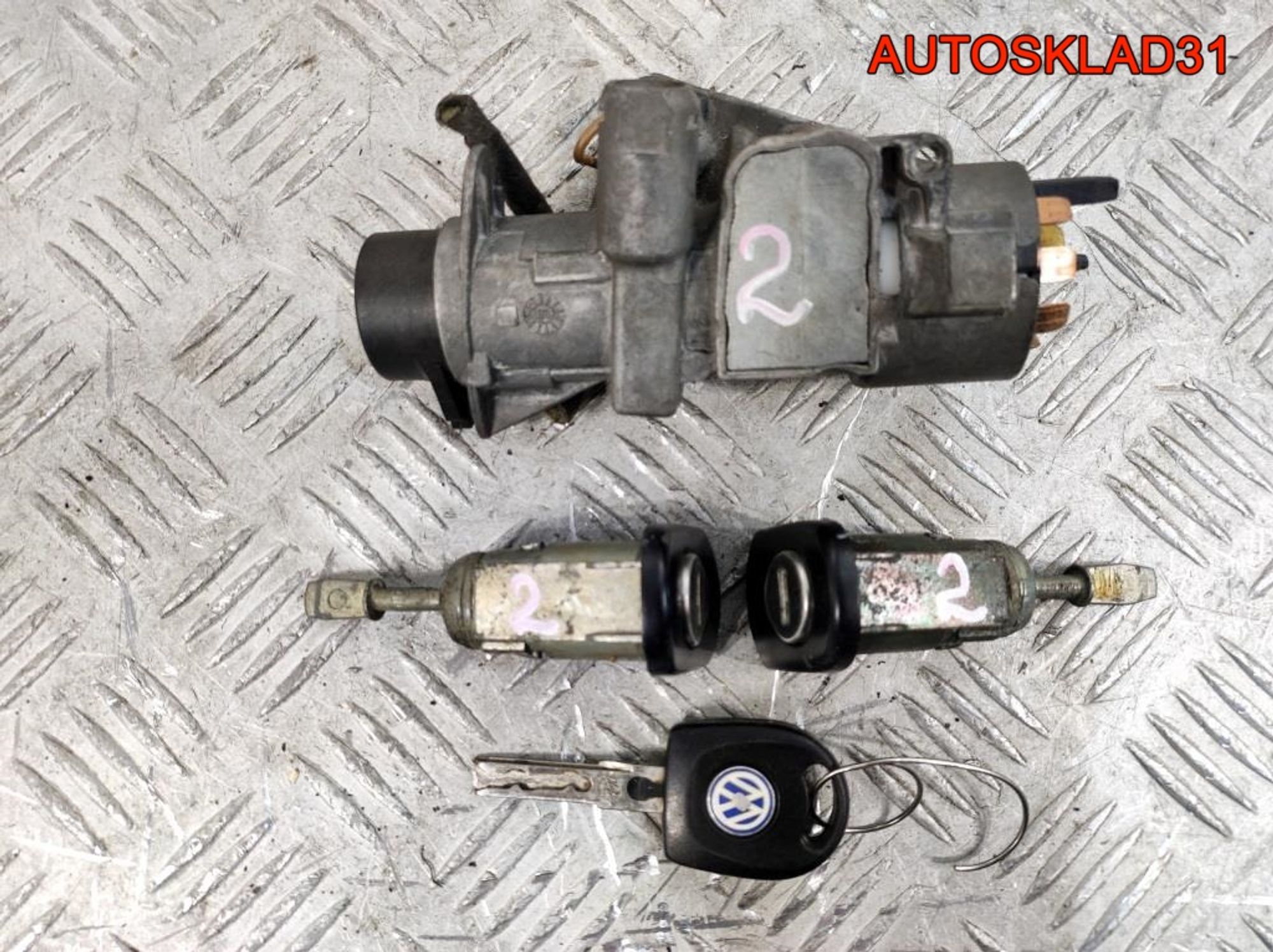 Комплект замок зажигания и личинки с ключом VW Golf 4  4B0905851B, 4500 рублей, Дубовое