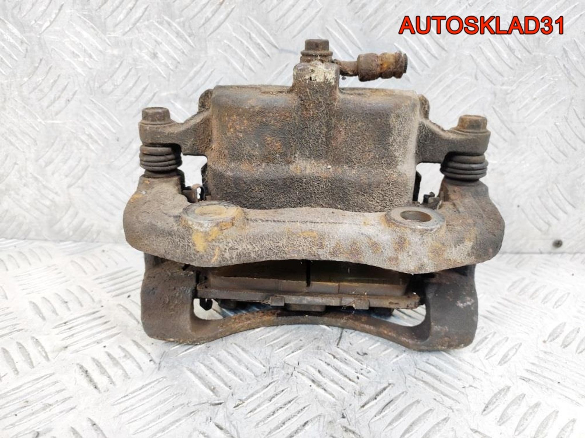 Суппорт тормозной передний правый Nissan X-Trail T30 410018H300, 2300 рублей, Дубовое