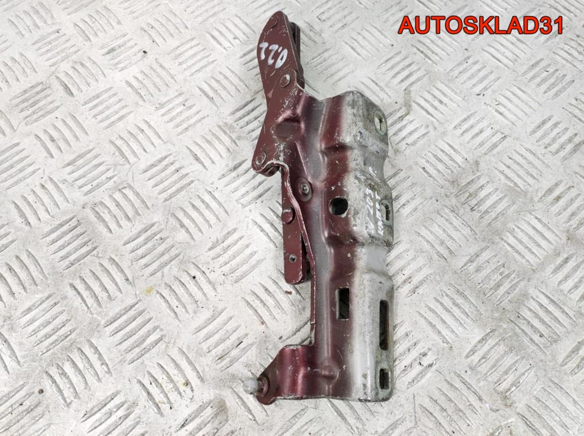Петля капота правая Mercedes Benz W203 A2038800428, 900 рублей, Дубовое