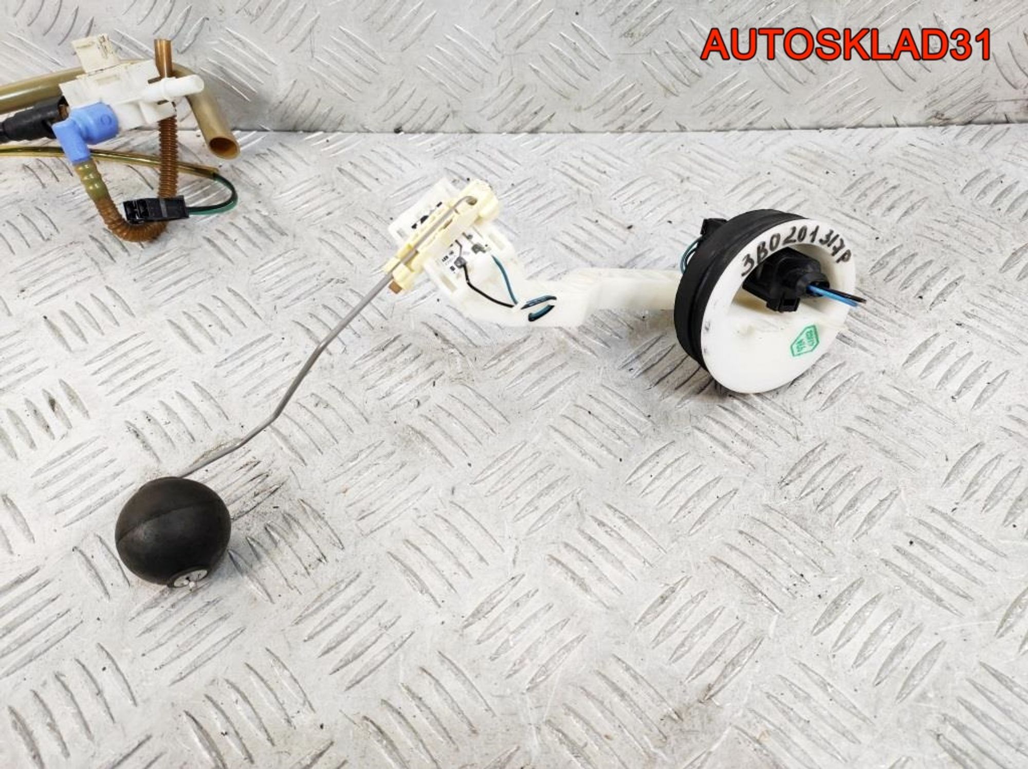 Датчик уровня топлива VW Passat B5 3B0201317P, 3600 рублей, Дубовое