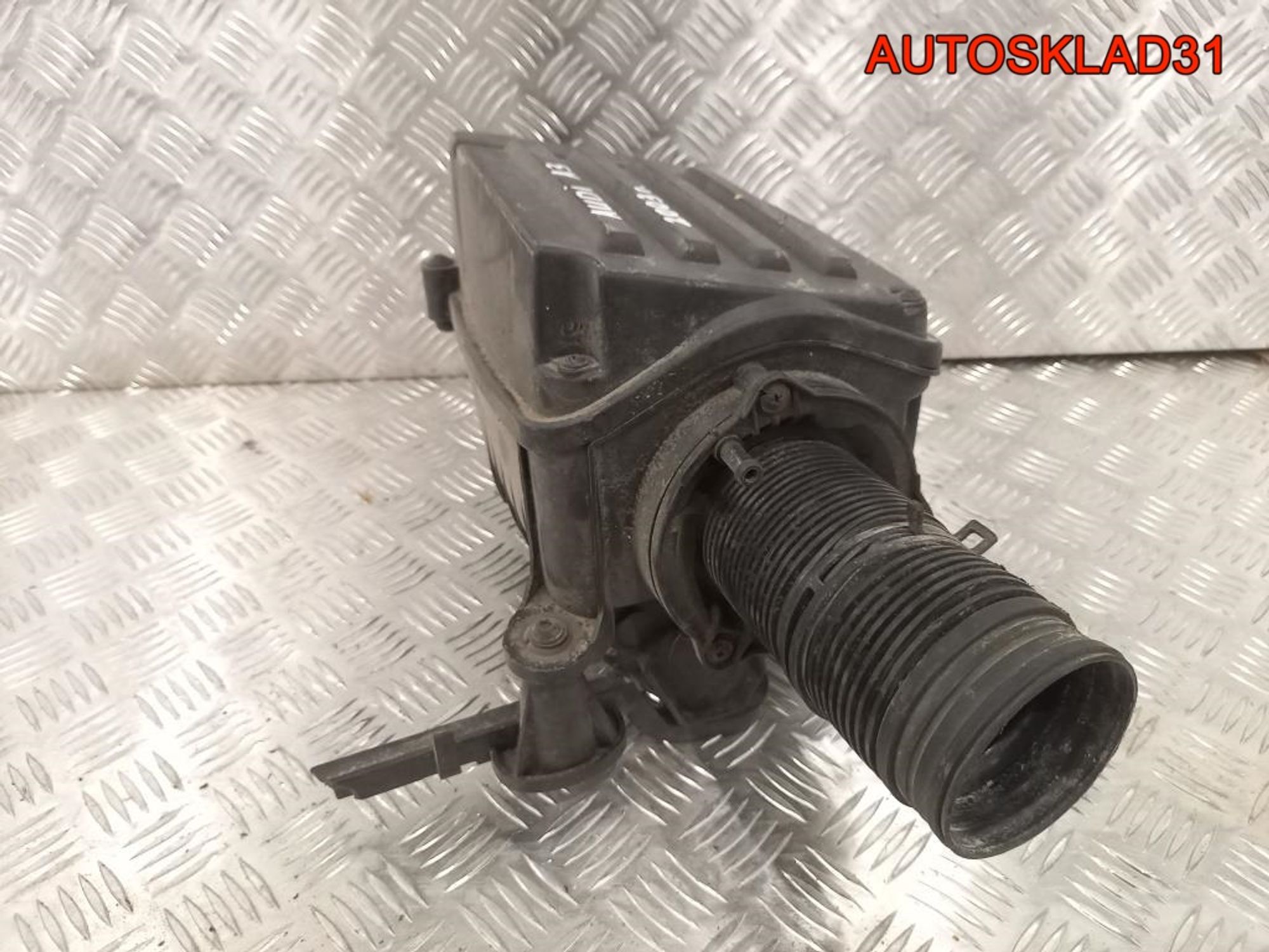 Корпус воздушного фильтра Audi A3 8P 1F0129607, 2300 рублей, Дубовое