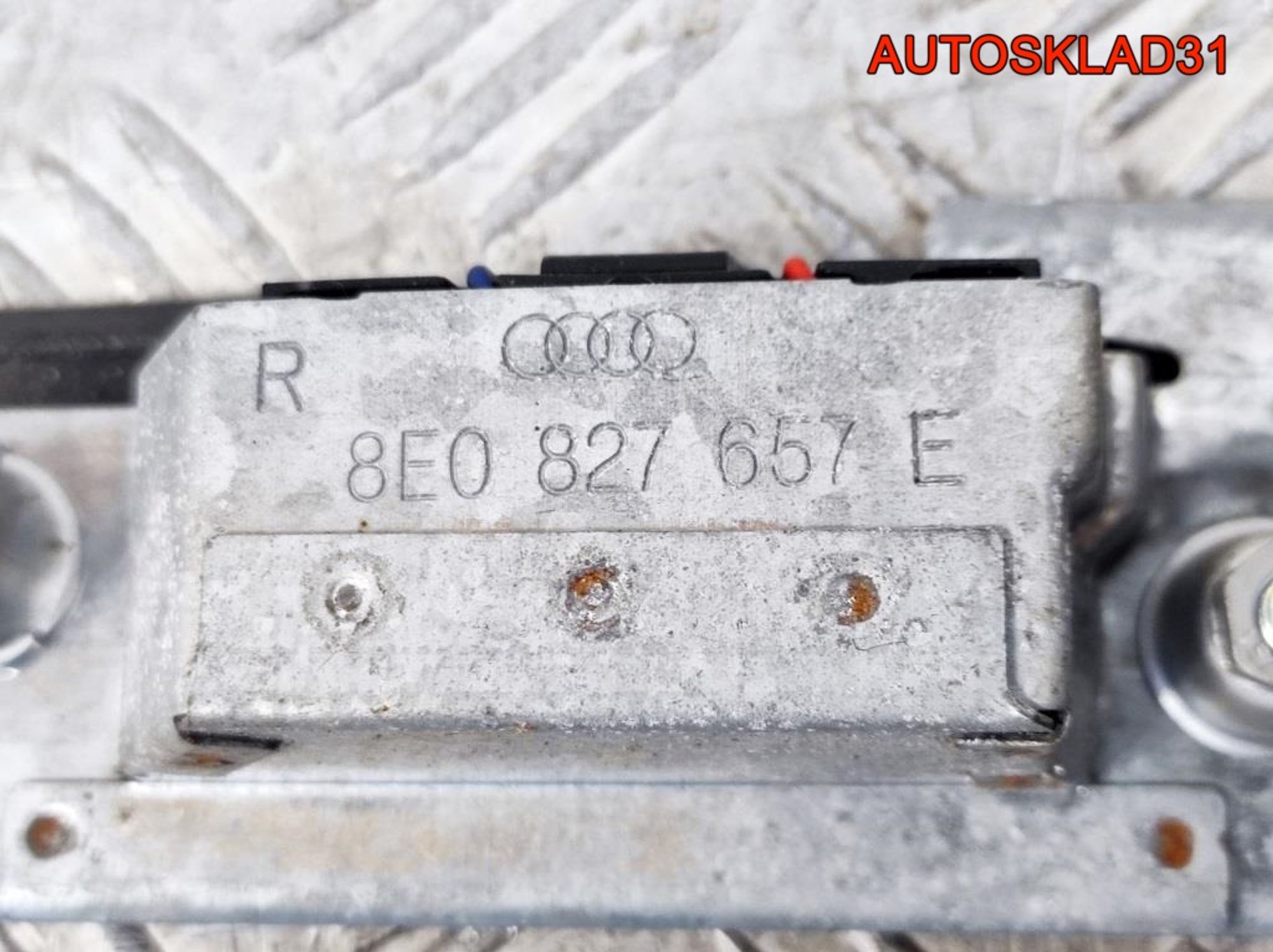Накладка двери багажника Audi A3 8P 8P08275743FZ, 3200 рублей, Дубовое
