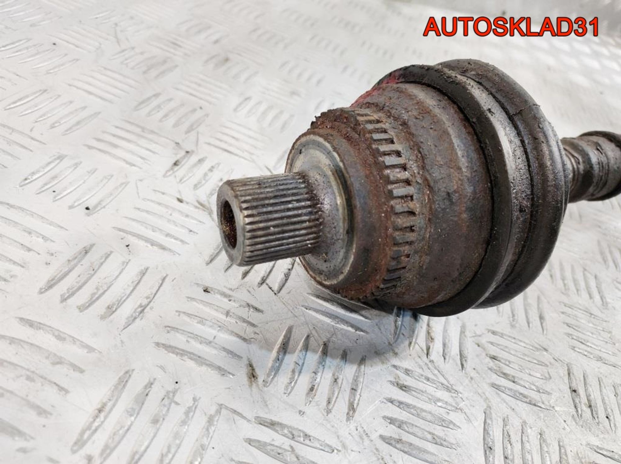 Полуось передняя левая Audi 100 C4 811407331L, 2300 рублей, Дубовое