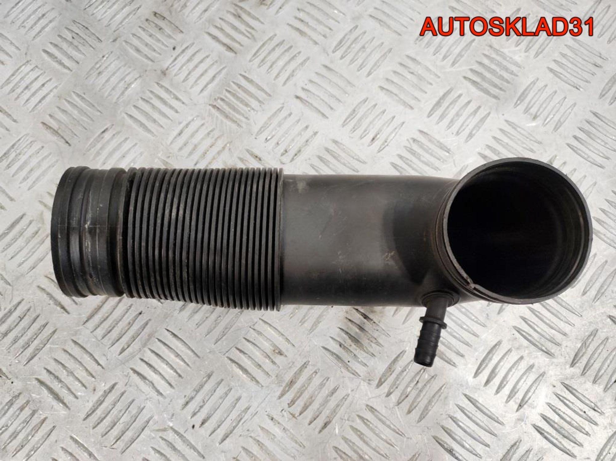 Патрубок воздушного фильтра VW Golf 4 1,6 BAD Бензин 1J0129684AR, 3600 рублей, Дубовое