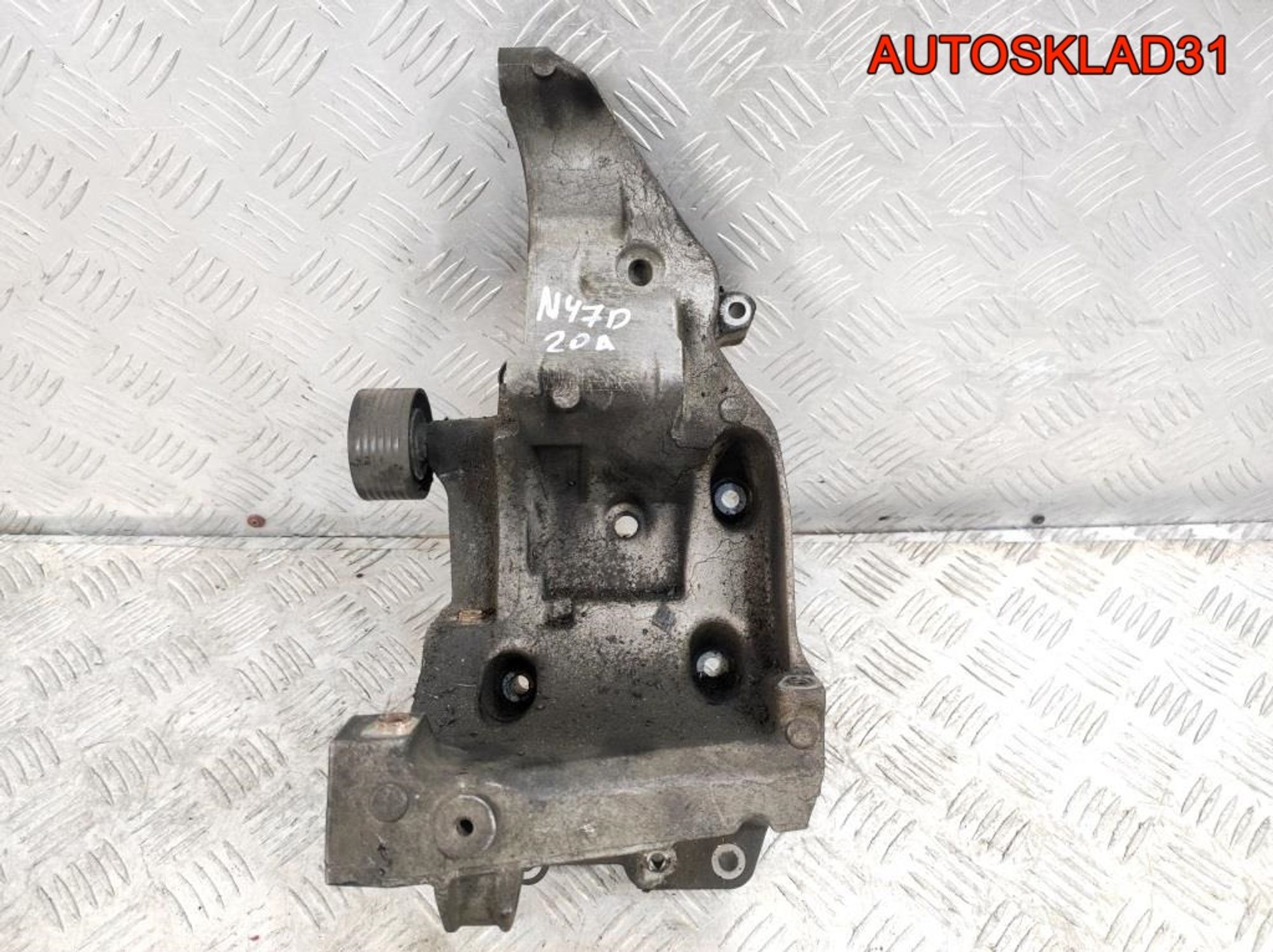 Кронштейн кондиционера BMW E90 2.0 N47D20A 11167802639, 1000 рублей, Дубовое