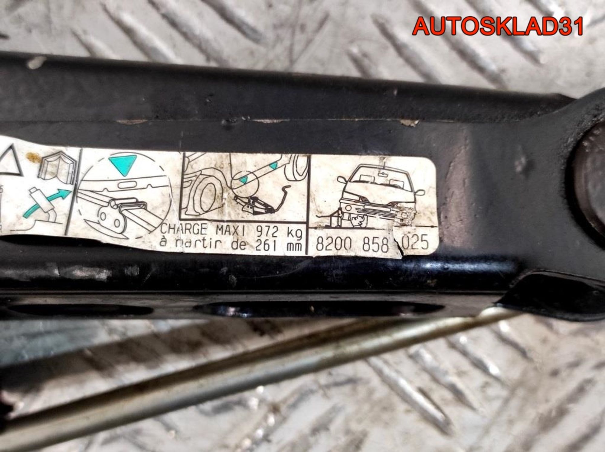 Домкрат Renault Logan 1 8200858025, 1500 рублей, Дубовое