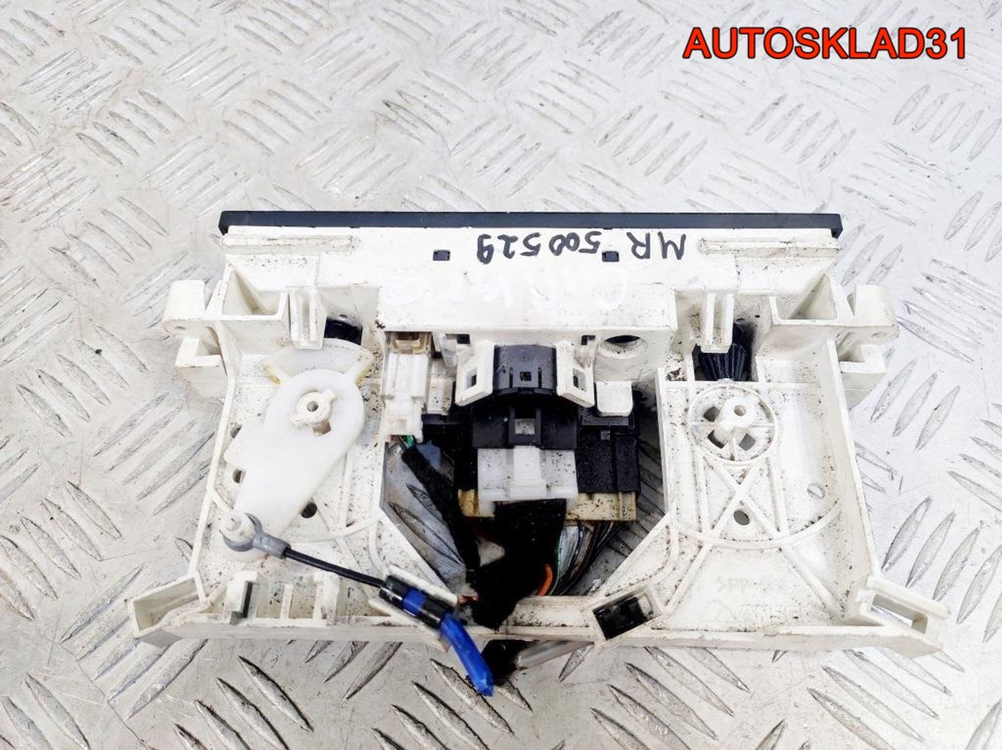 Блок управления печкой Mitsubishi Carisma MR500529, 2900 рублей, Дубовое