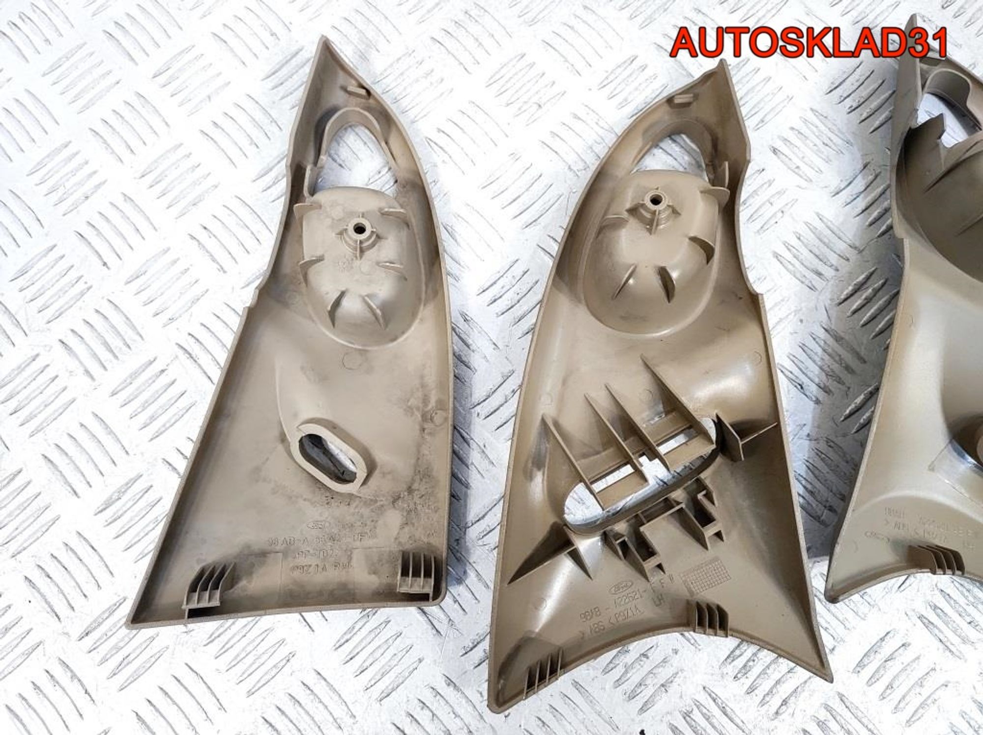 Накладка ручки двери внутри Комплект Ford Focus 1, 900 рублей, Дубовое