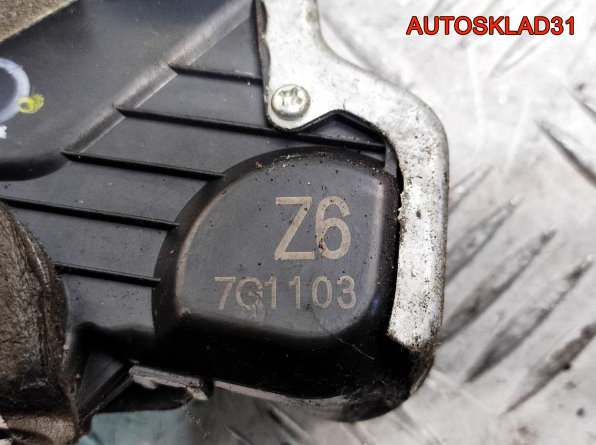 Замок двери передней правой Toyota Avensis T250 6903033251, 2300 рублей, Дубовое