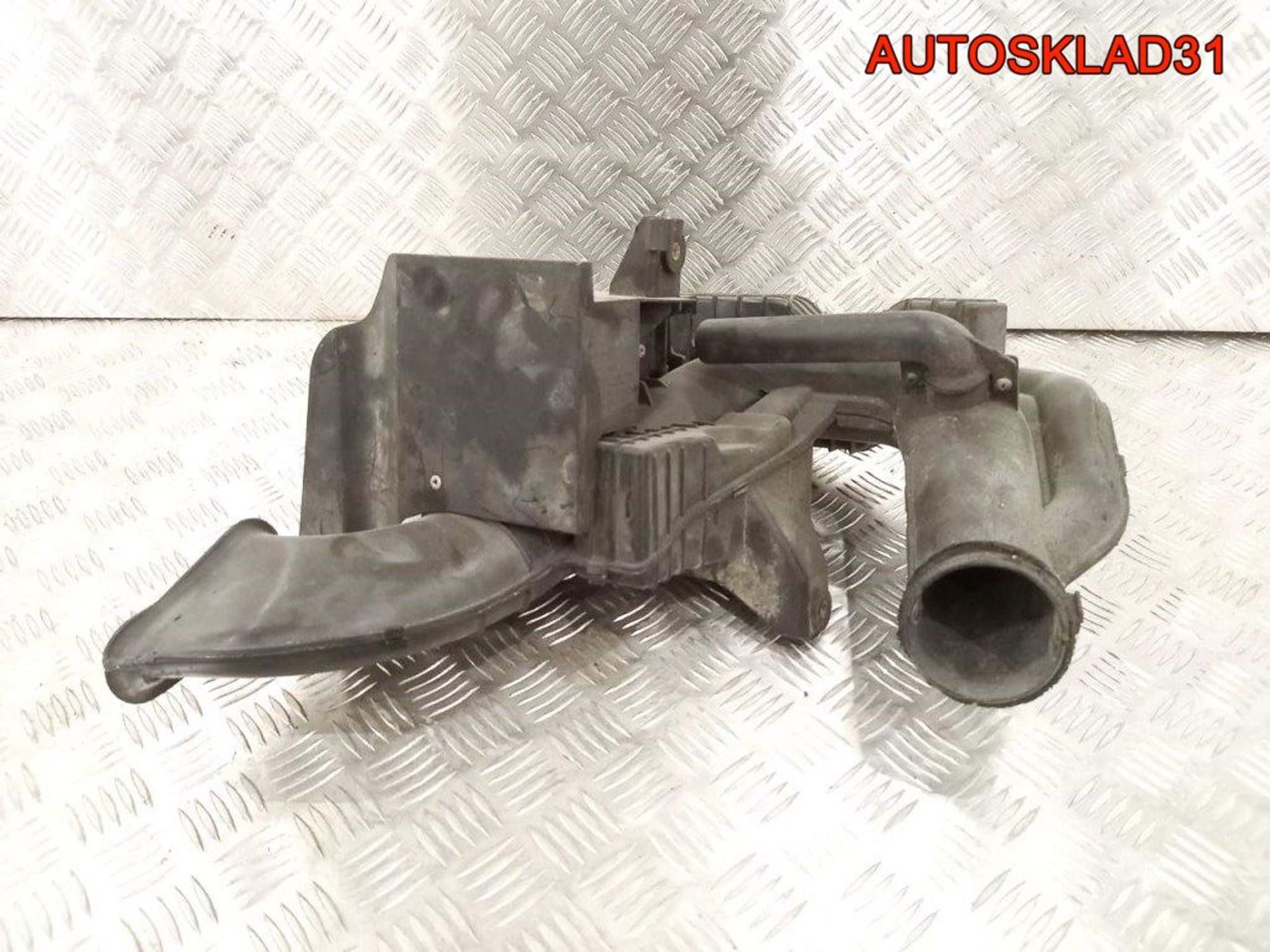 Резонатор воздушного фильтра Mazda 3 BK LF5013201B, 3200 рублей, Дубовое