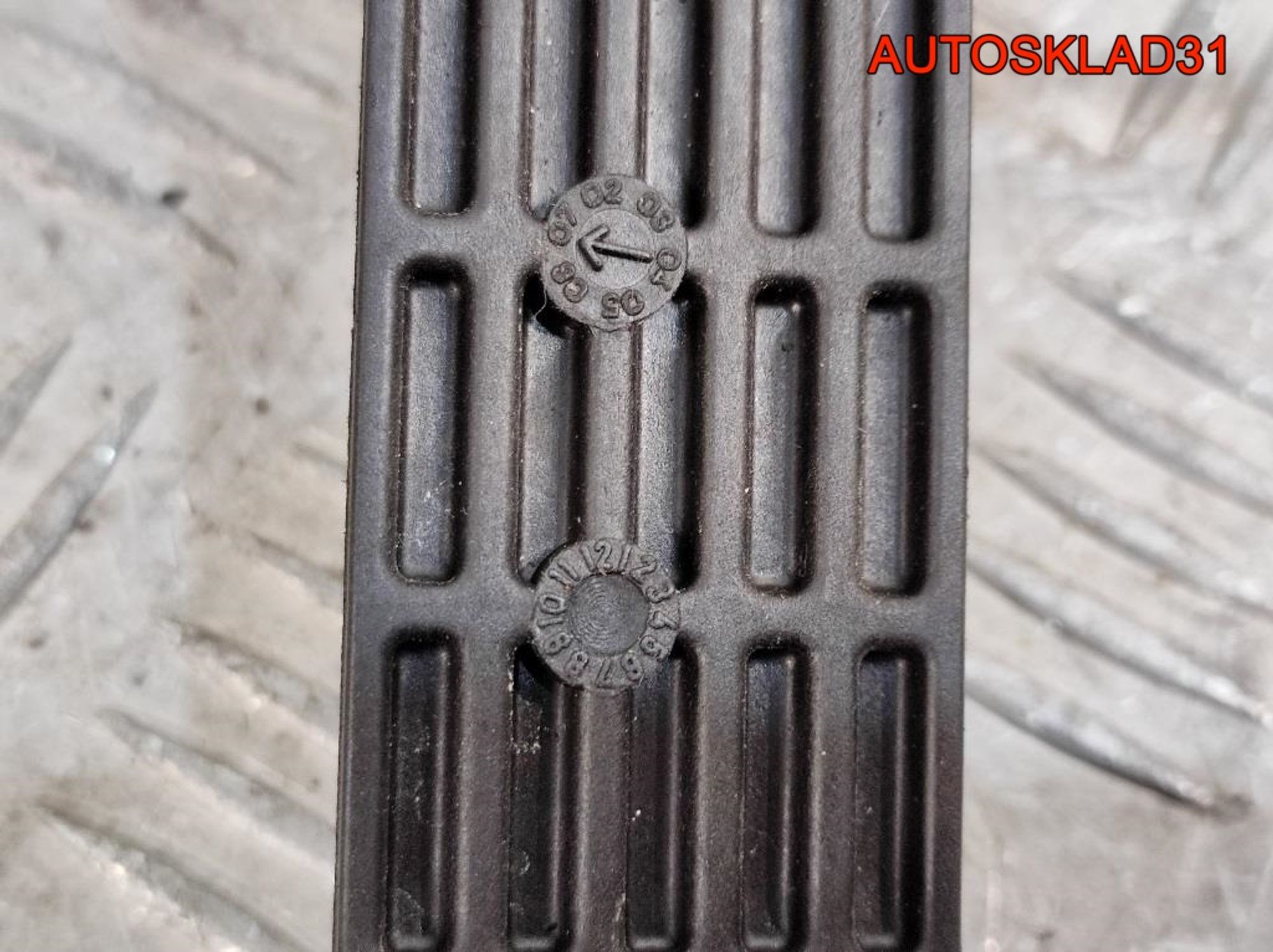 Кронштейн ручки передней правой Toyota Avensis T250 6920102060, 500 рублей, Дубовое