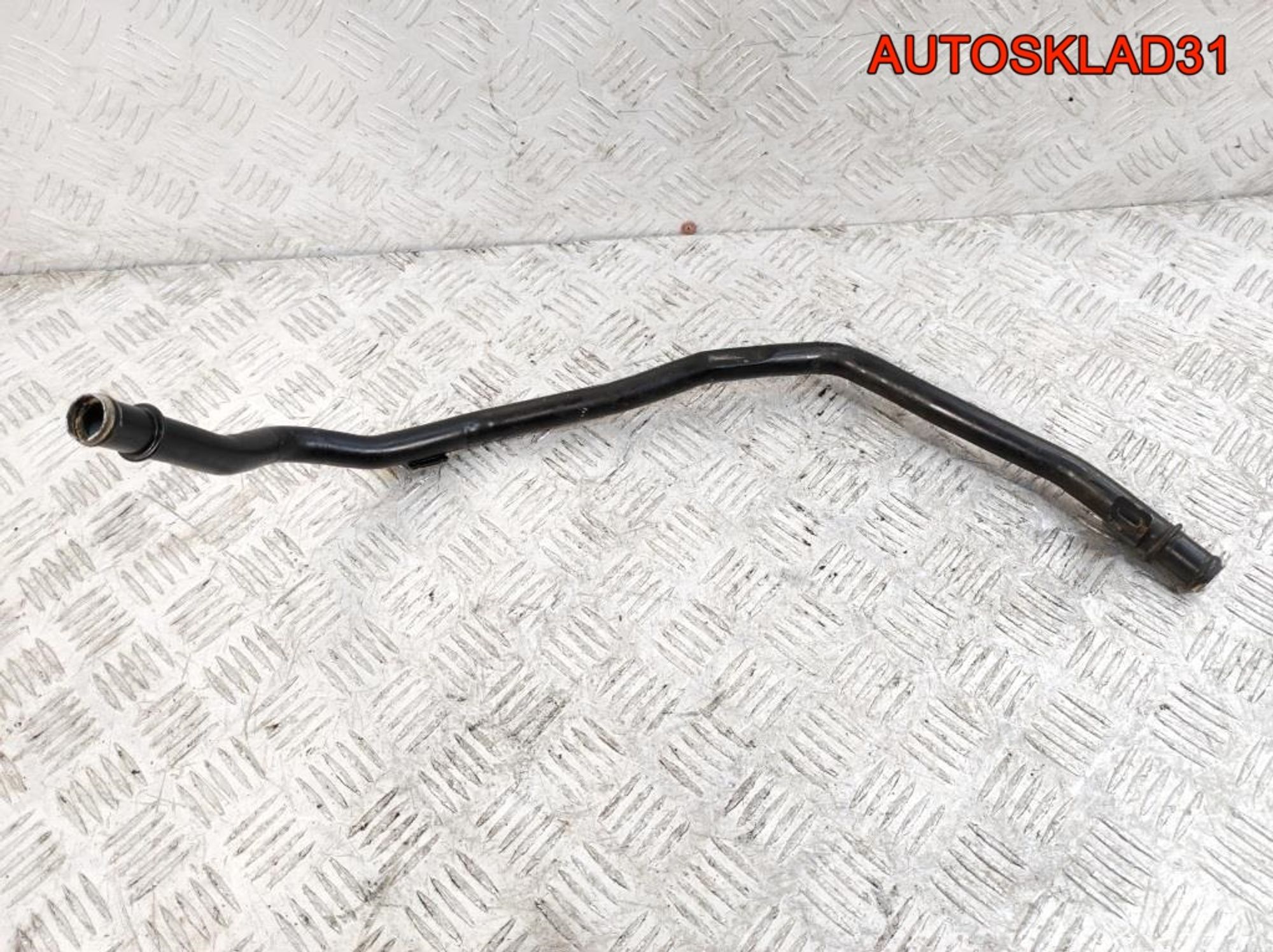 Трубка охлаждающей жидкости VW Passat B6 2,0 Дизель 5N0121070F, 600 рублей, Дубовое