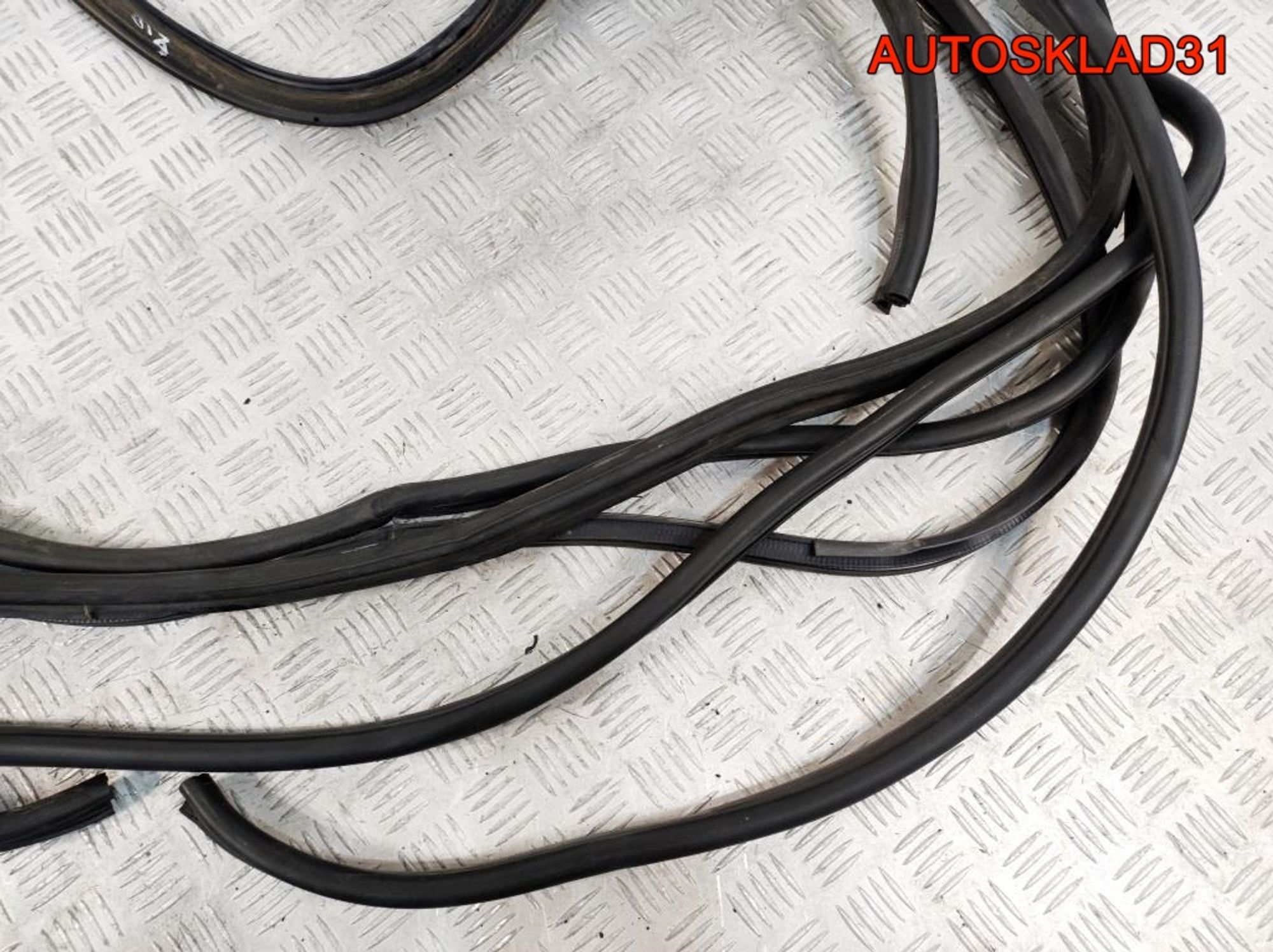 Уплотнитель двери Комплект Kia Rio 2 Хетчбэк, 4500 рублей, Дубовое