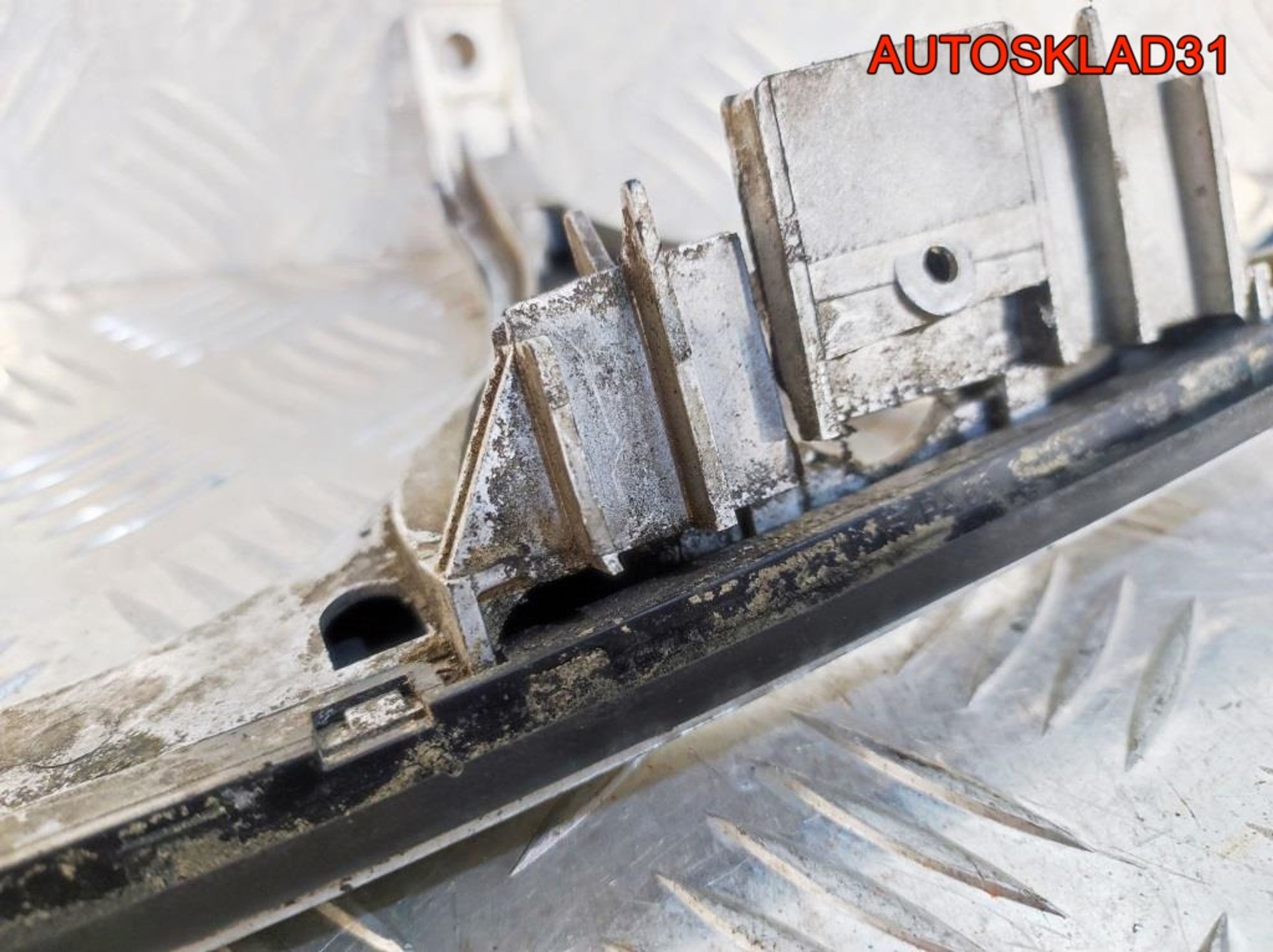 Планка под фару правая Mercedes W210 A2108200412, 1300 рублей, Дубовое