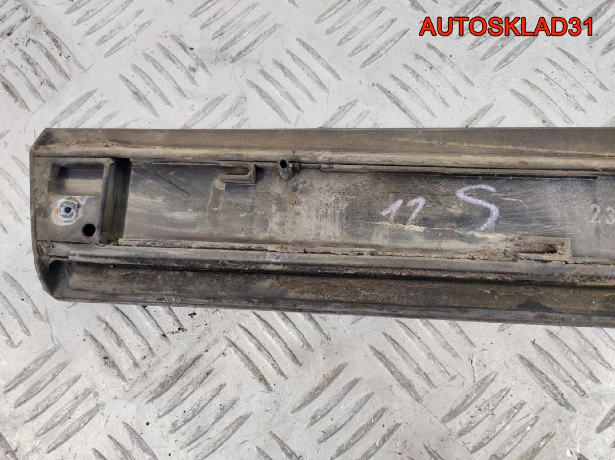 Молдинг задней правой двери Audi A6 C6 4F0853970B, 2300 рублей, Дубовое
