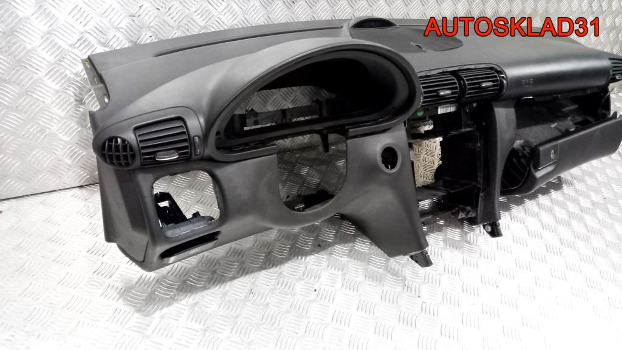 Торпедо Голое MercedesBenz W203 A20368001879C52, 14000 рублей, Дубовое