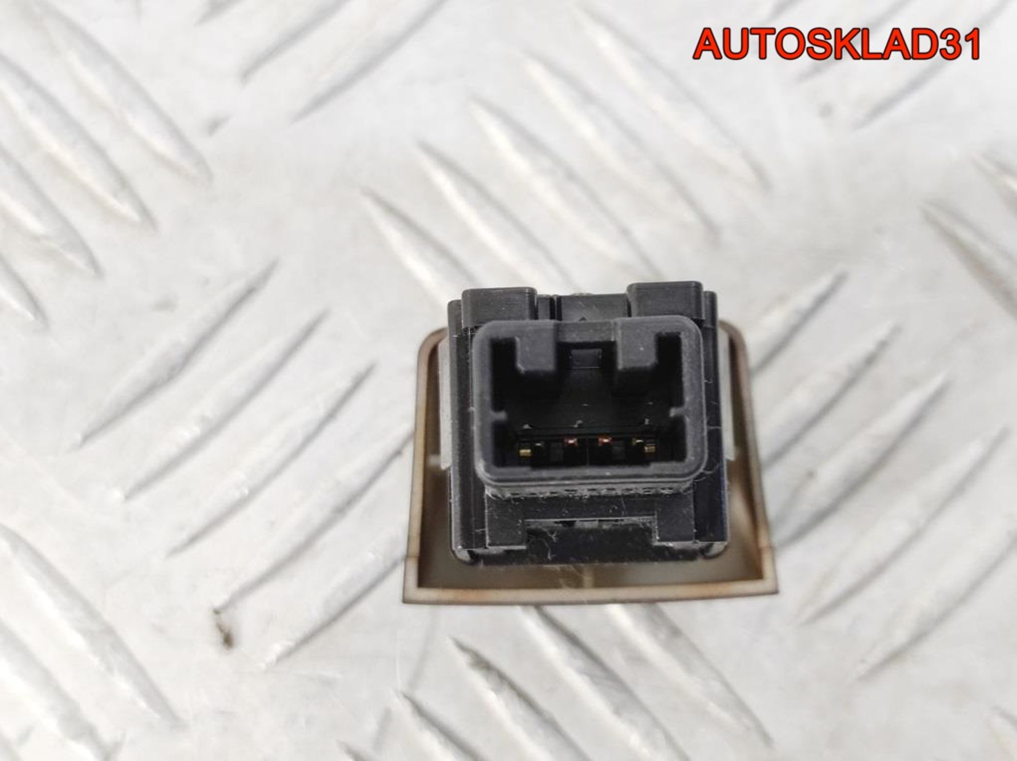 Кнопка аварийной сигнализации Nissan Micra K12, 500 рублей, Дубовое