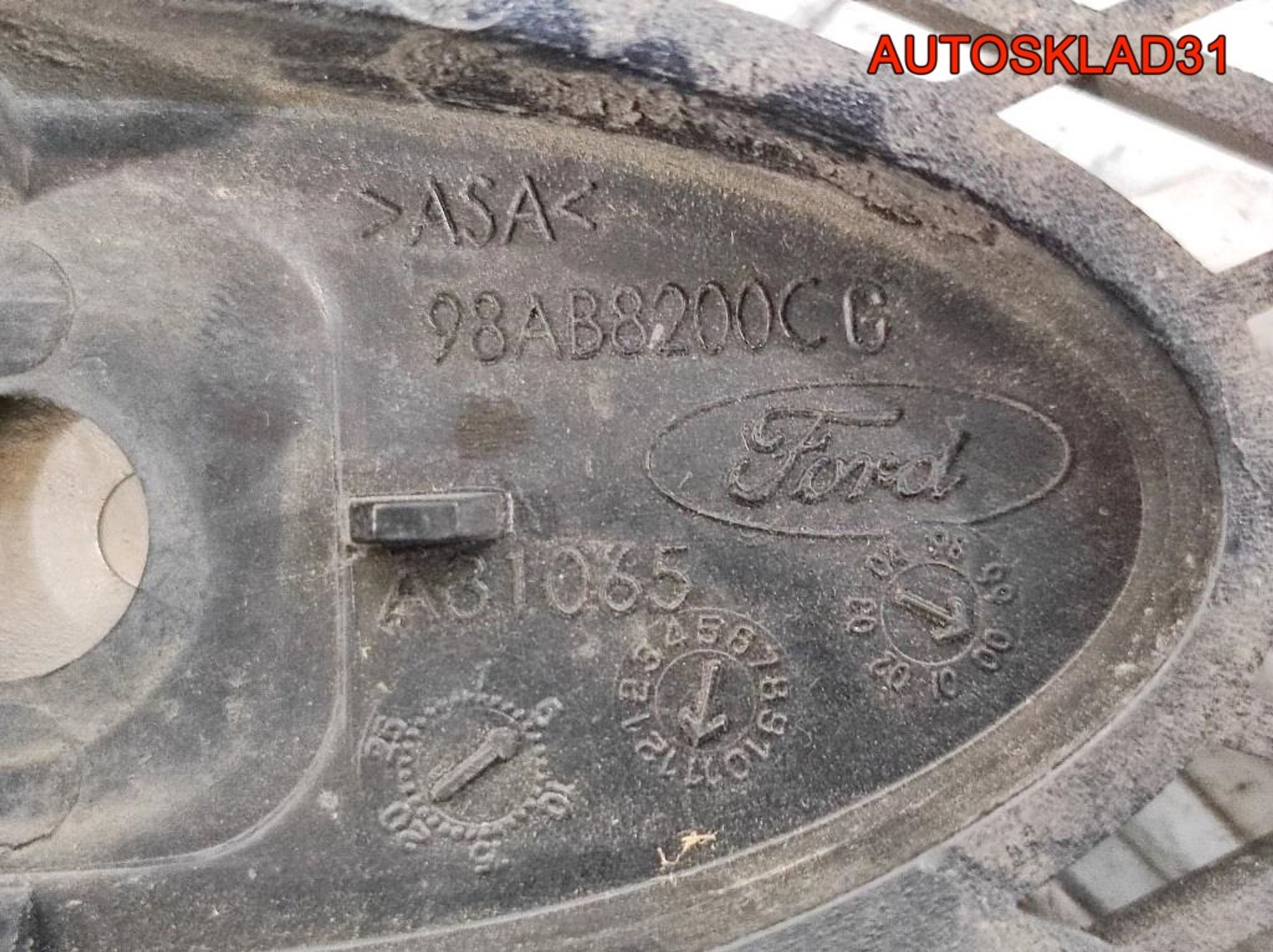 Решетка радиатора Ford Focus 1 98AB8200CG, 4500 рублей, Дубовое