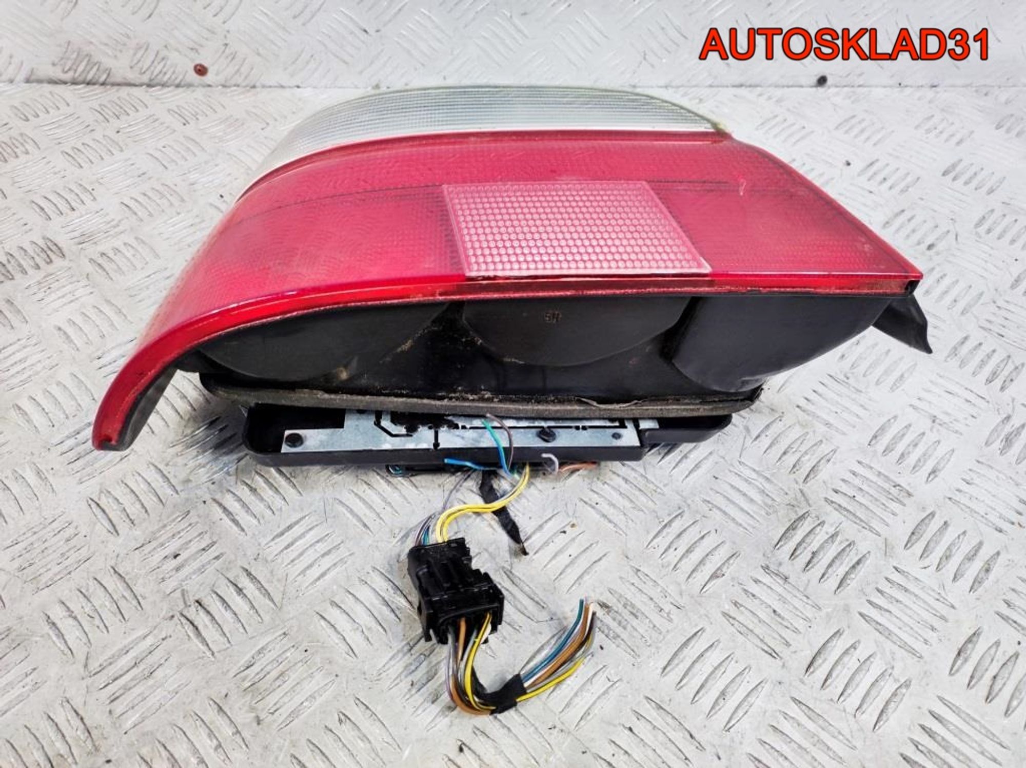 Фонарь задний левый BMW E39 8358031 Седан, 1300 рублей, Дубовое