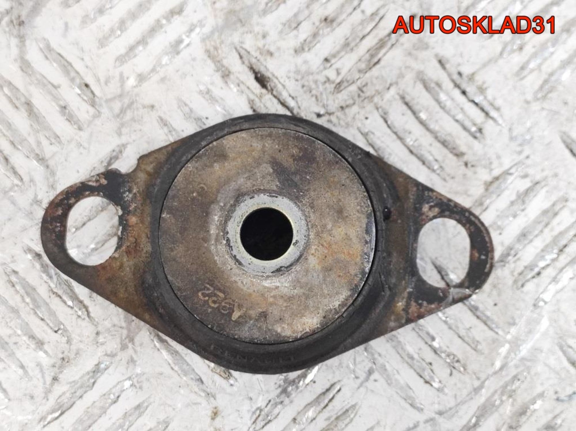 Опора МКПП левая Renault Megane 1 1,6 K4M 7700788318, 1000 рублей, Дубовое