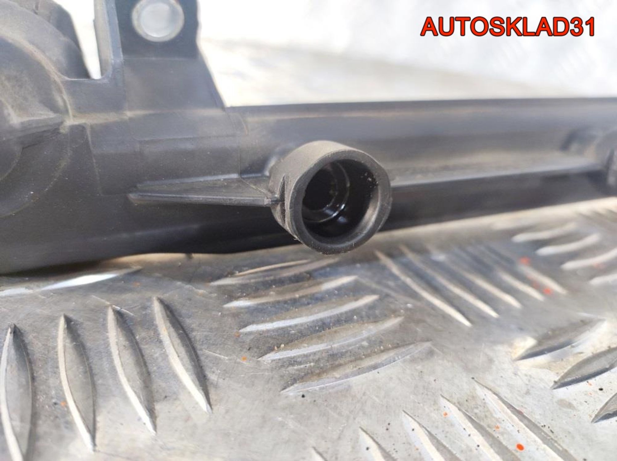 Рейка топливная Volkswagen Golf 4 AKL 06A133317A, 2500 рублей, Дубовое