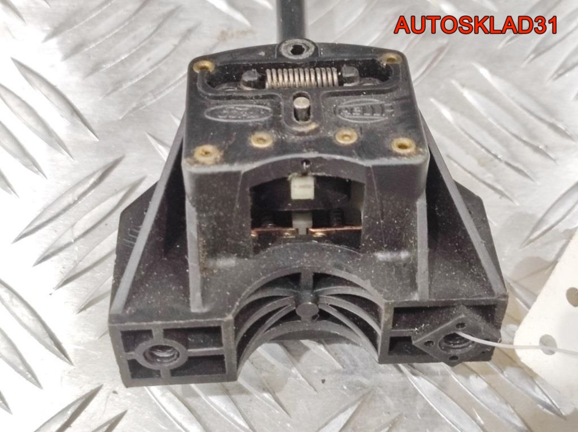 Переключатель поворотов Ford Fiesta 2 77FG13335AA, 1000 рублей, Дубовое