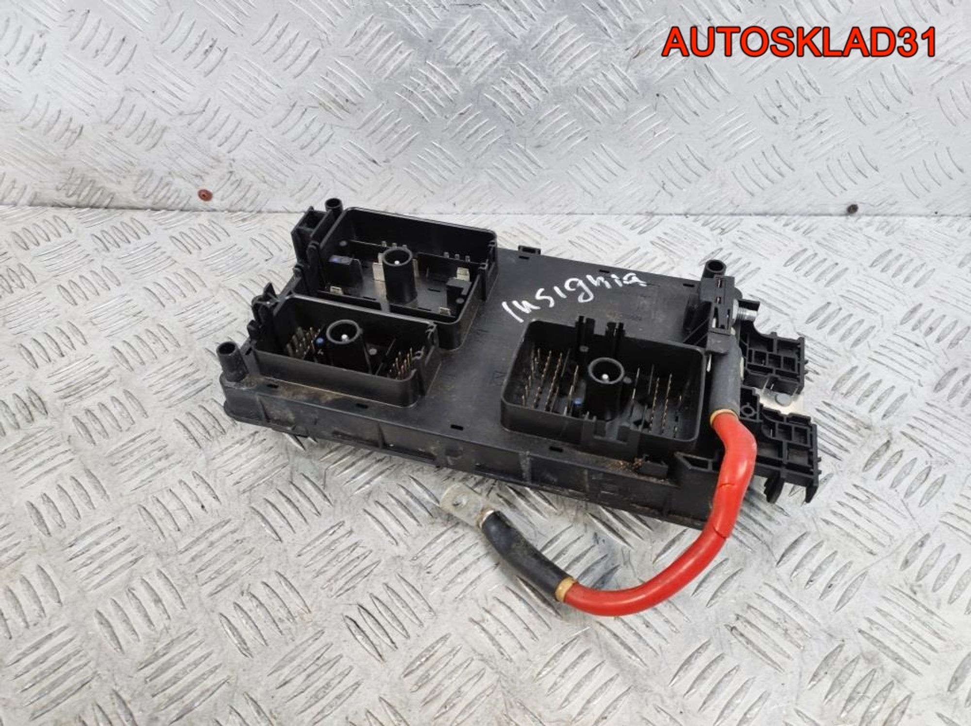 Блок предохранителей Opel Insignia A20DTH 13222782, 2100 рублей, Дубовое