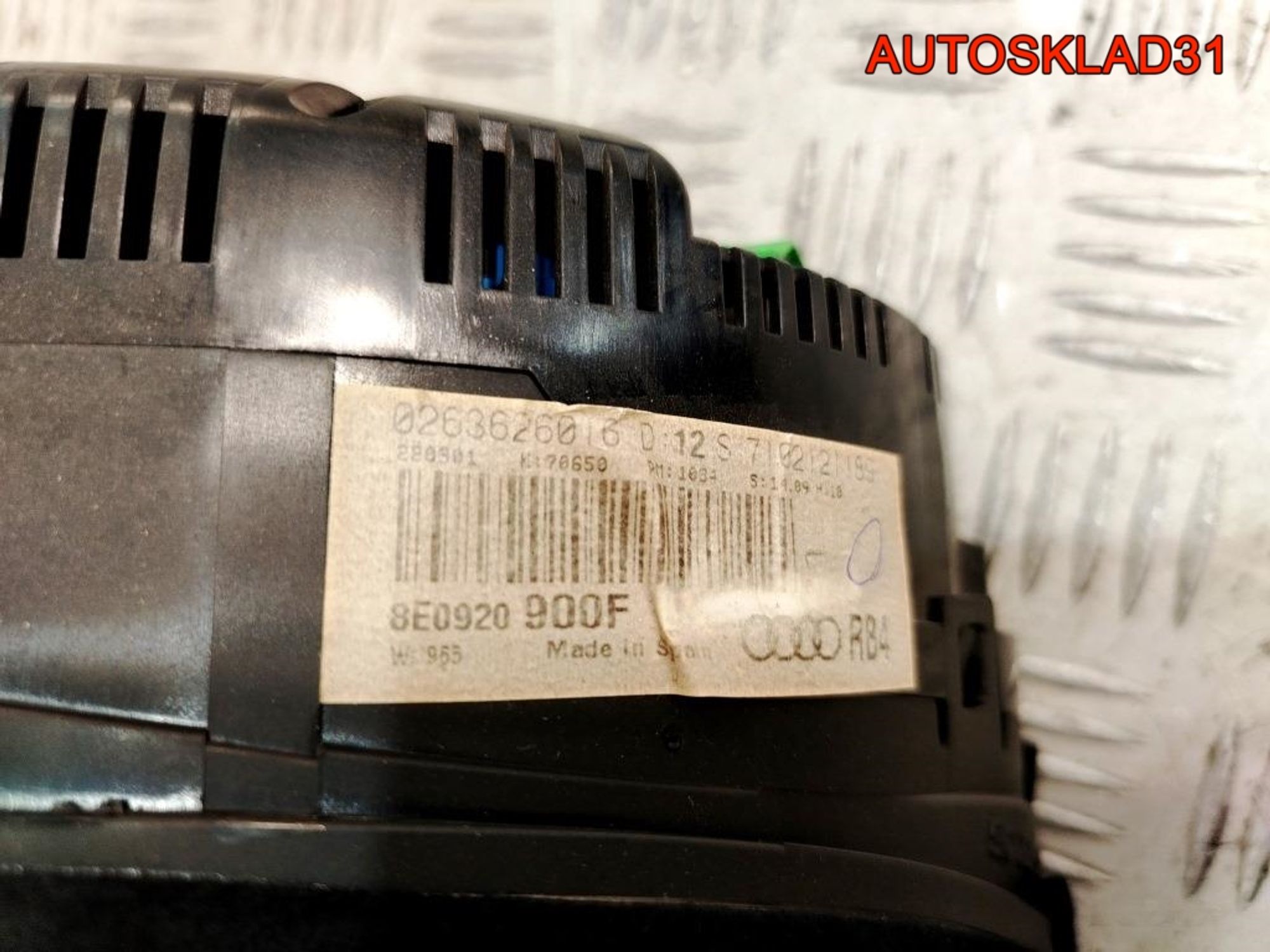 Панель приборов Audi A4 B6 8E0920900F Бензин, 3500 рублей, Дубовое
