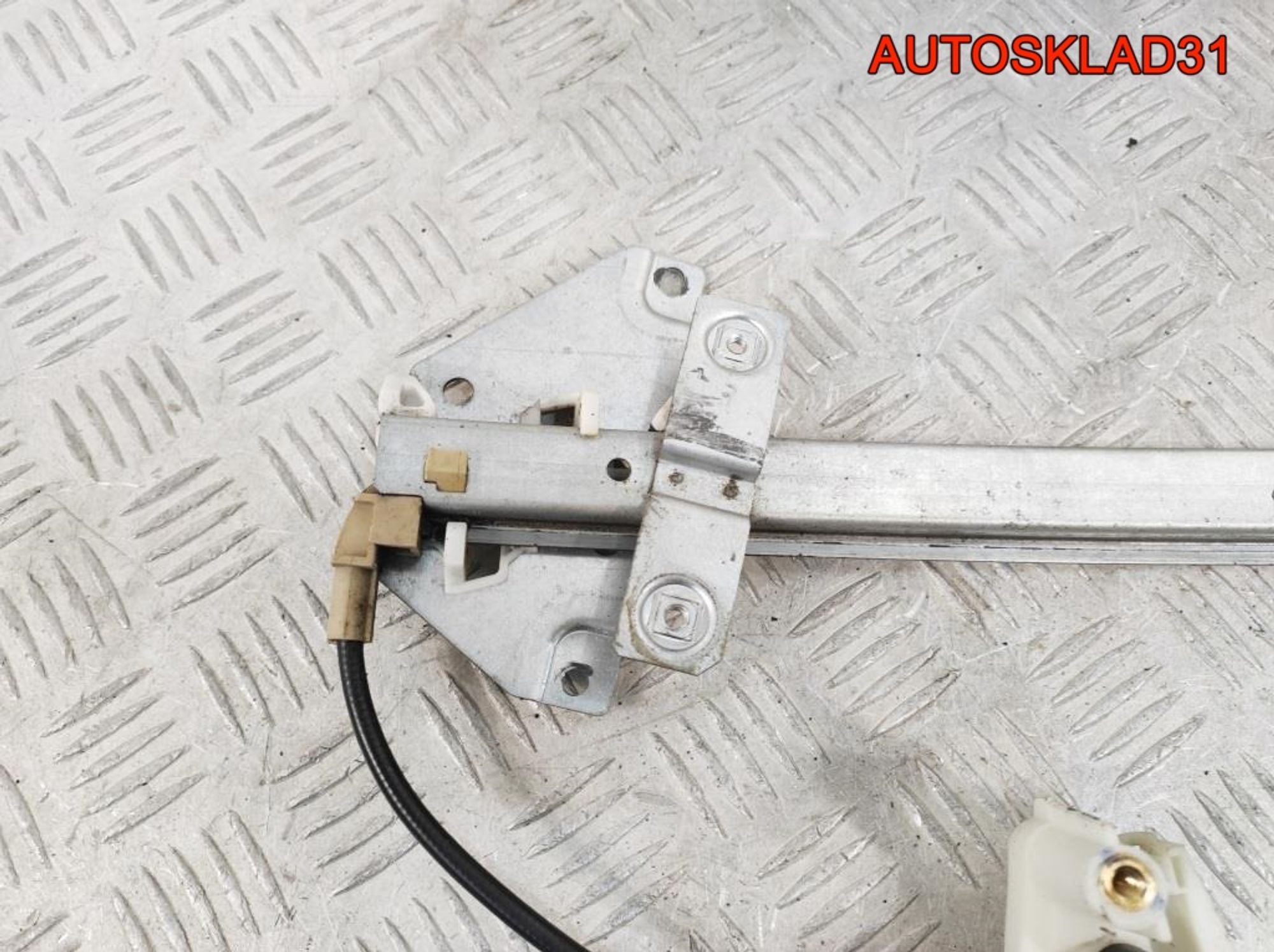 Стеклоподъемник перед левый Mitsubishi Carisma DA, 2300 рублей, Дубовое