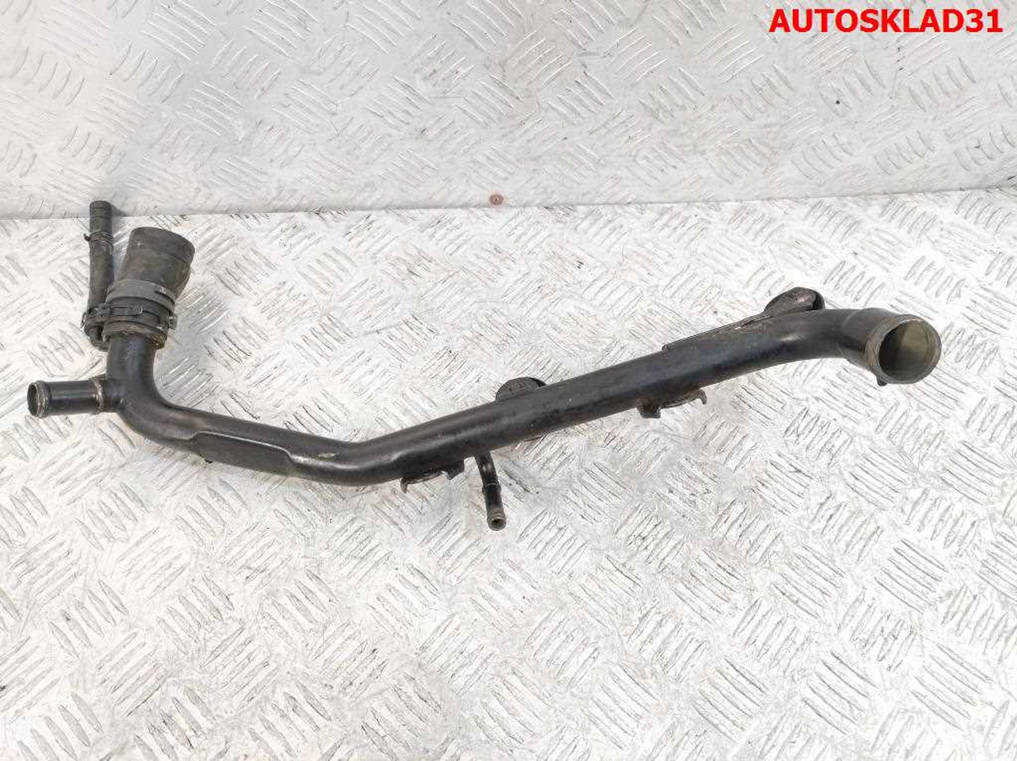 Трубка охлаждающей жидкости VW Passat B5+ AZM 06B121071AF, 800 рублей, Дубовое