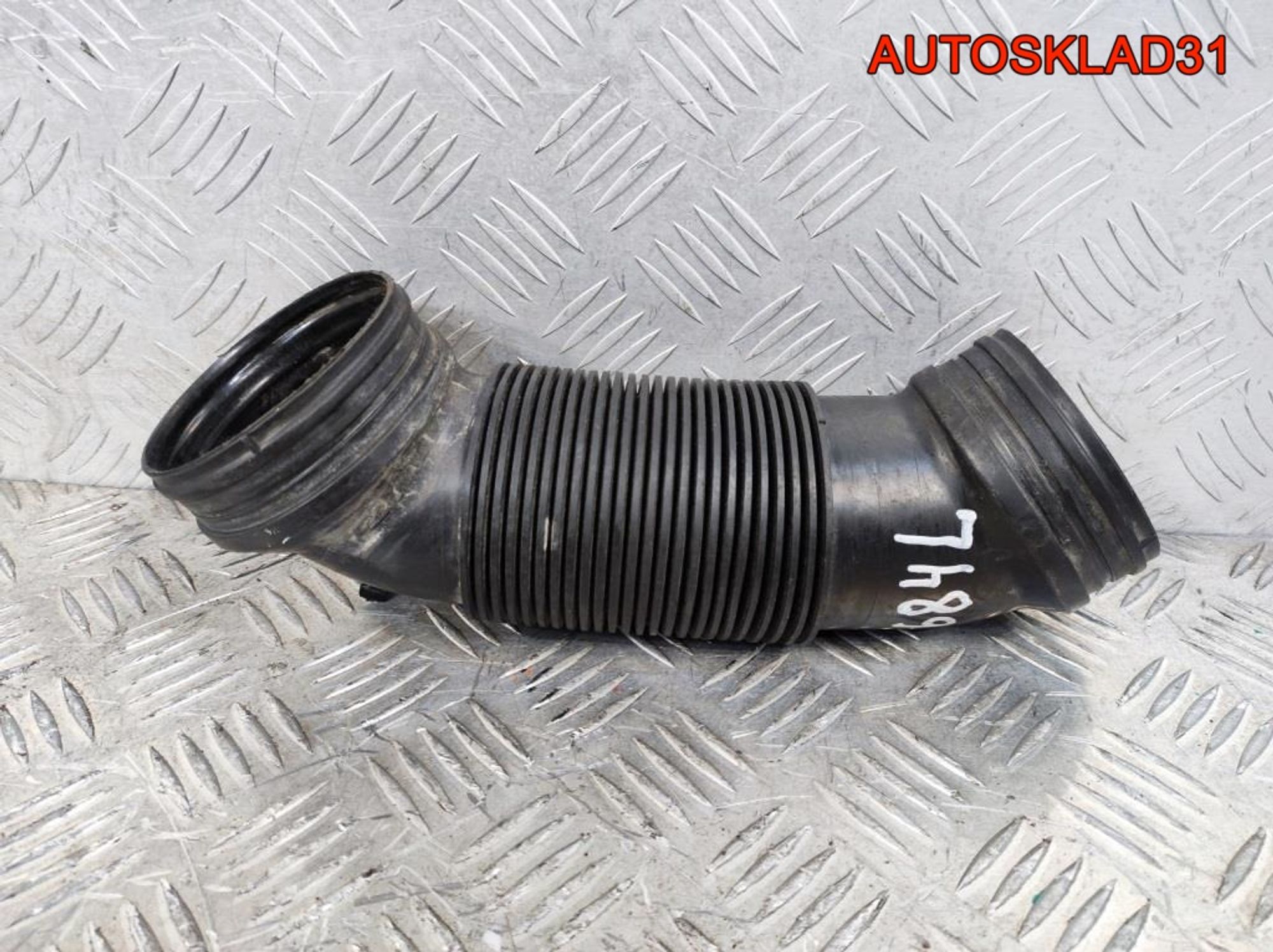 Патрубок воздушного фильтра Passat B6 1K0129684L, 900 рублей, Дубовое