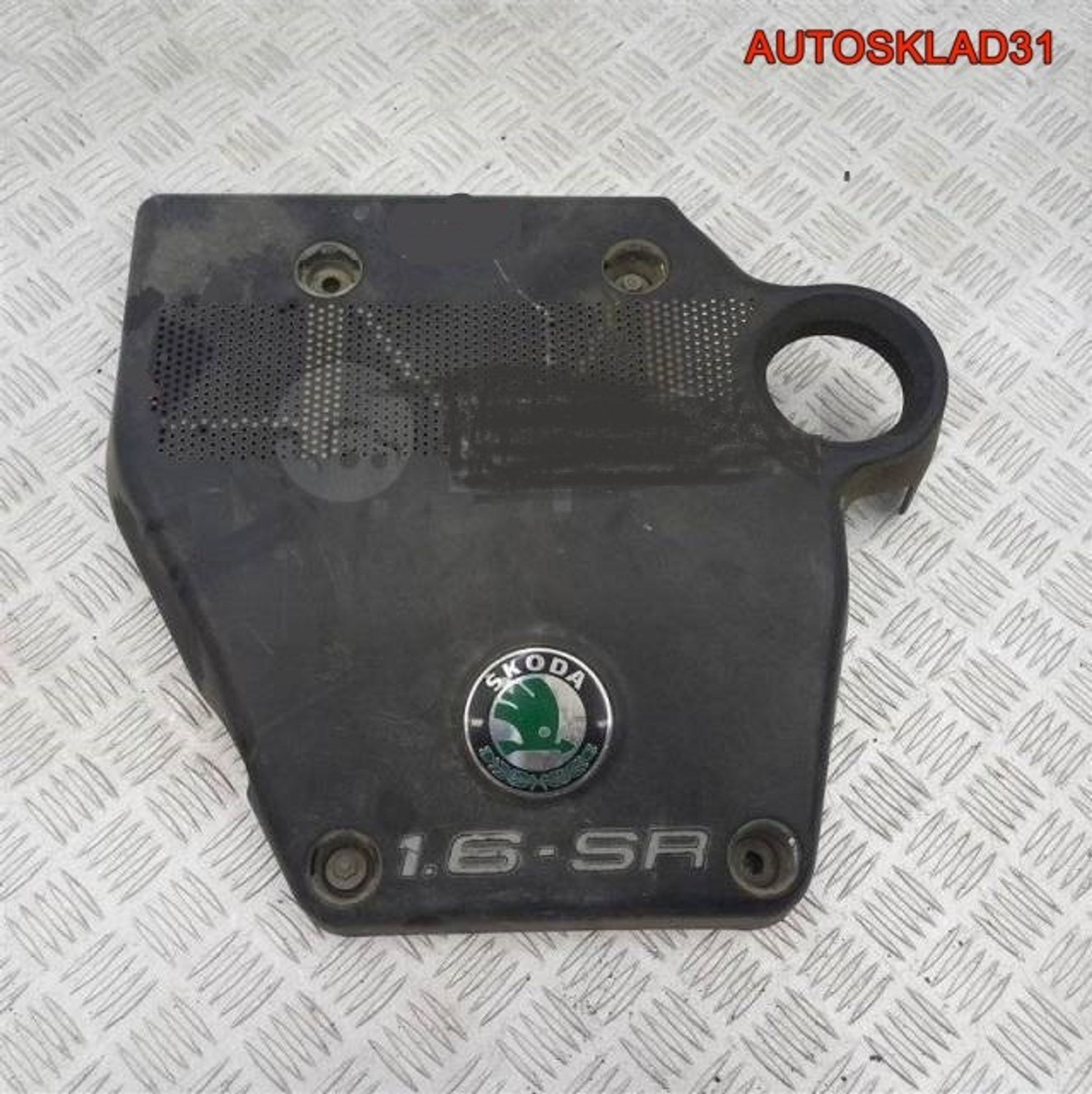 Декоративная крышка двигателя Skoda Octavia A4 06A103925AB, 1400 рублей, Дубовое