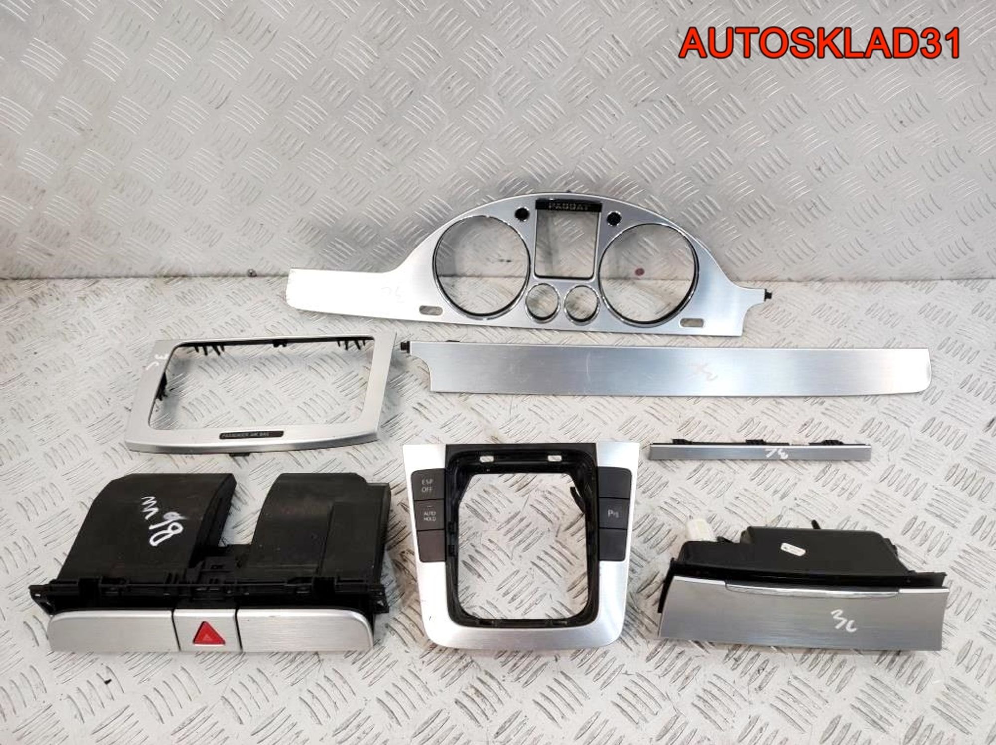 Комплект накладок салона VW Passat B6 3C0858069AE, 10000 рублей, Дубовое