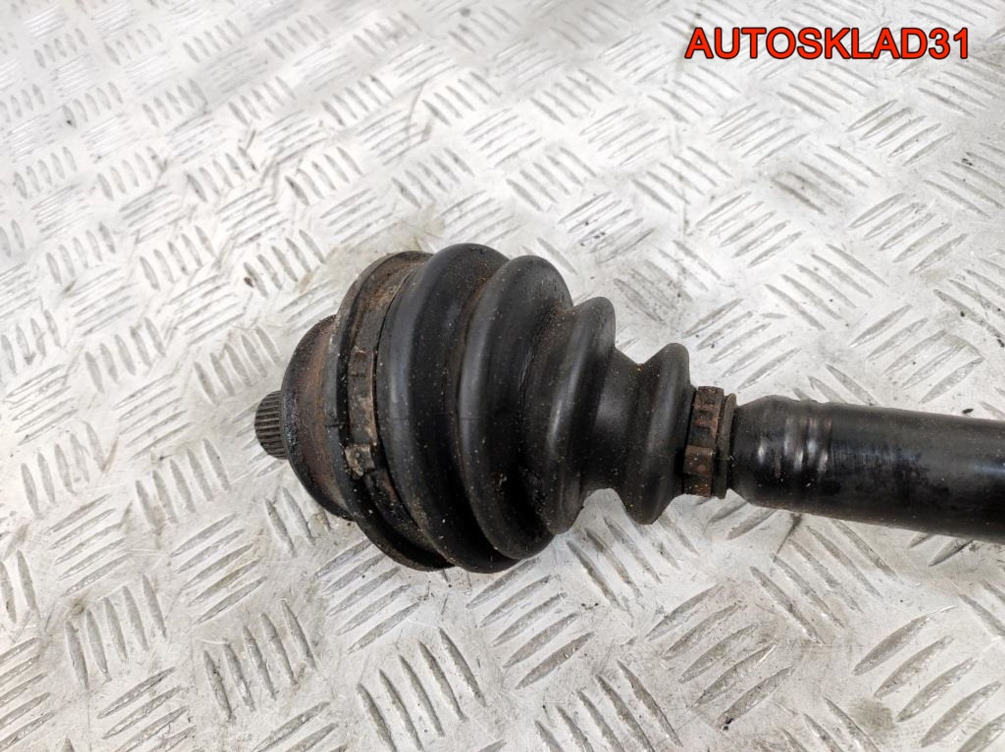 Полуось передняя левая Audi 80 B3 431407331G, 2300 рублей, Дубовое