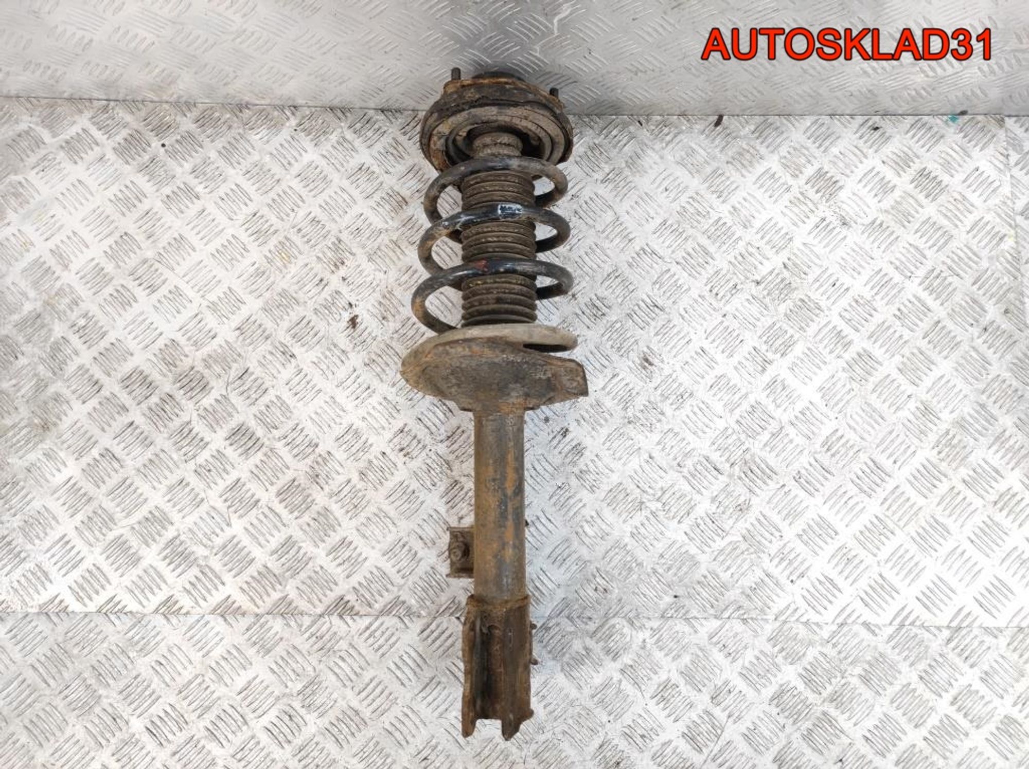 Стойка амортизатора задняя правая Nissan X-Trail T30, 2000 рублей, Дубовое