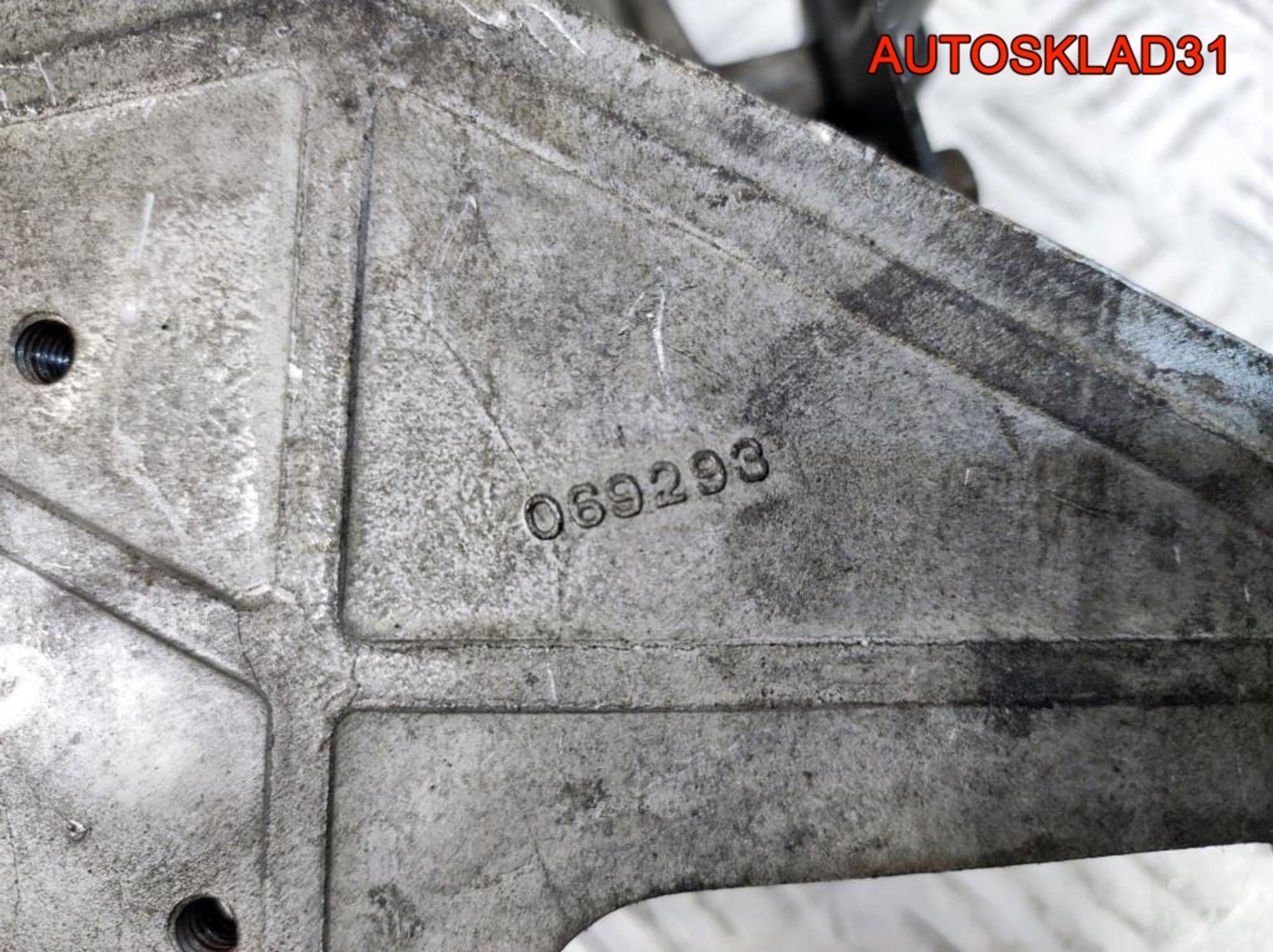 Кронштейн двигателя Opel Astra G 1,7 Y17DT 069293, 900 рублей, Дубовое