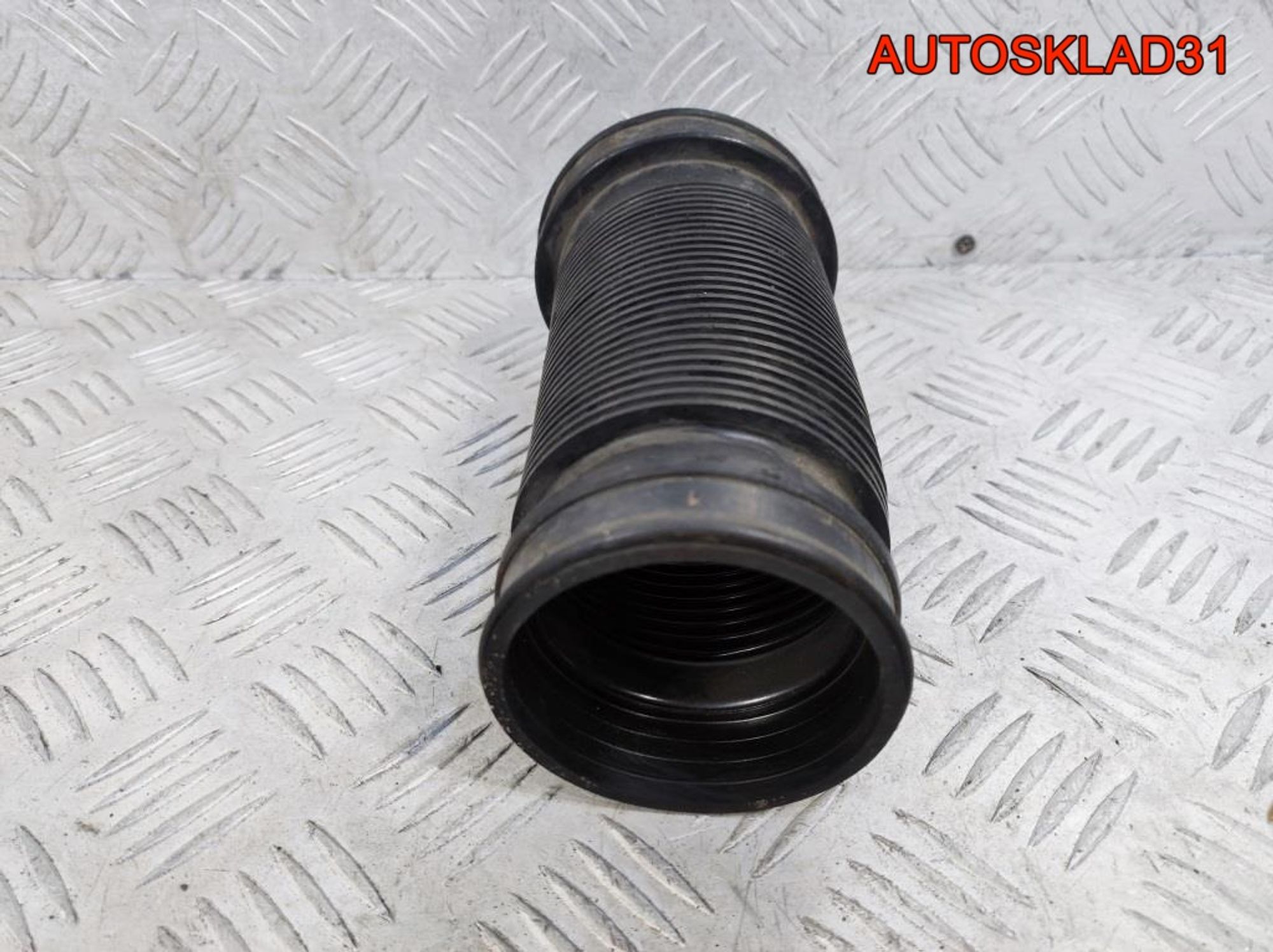 Патрубок воздушного фильтра VW Passat B5 8D0129627, 900 рублей, Дубовое